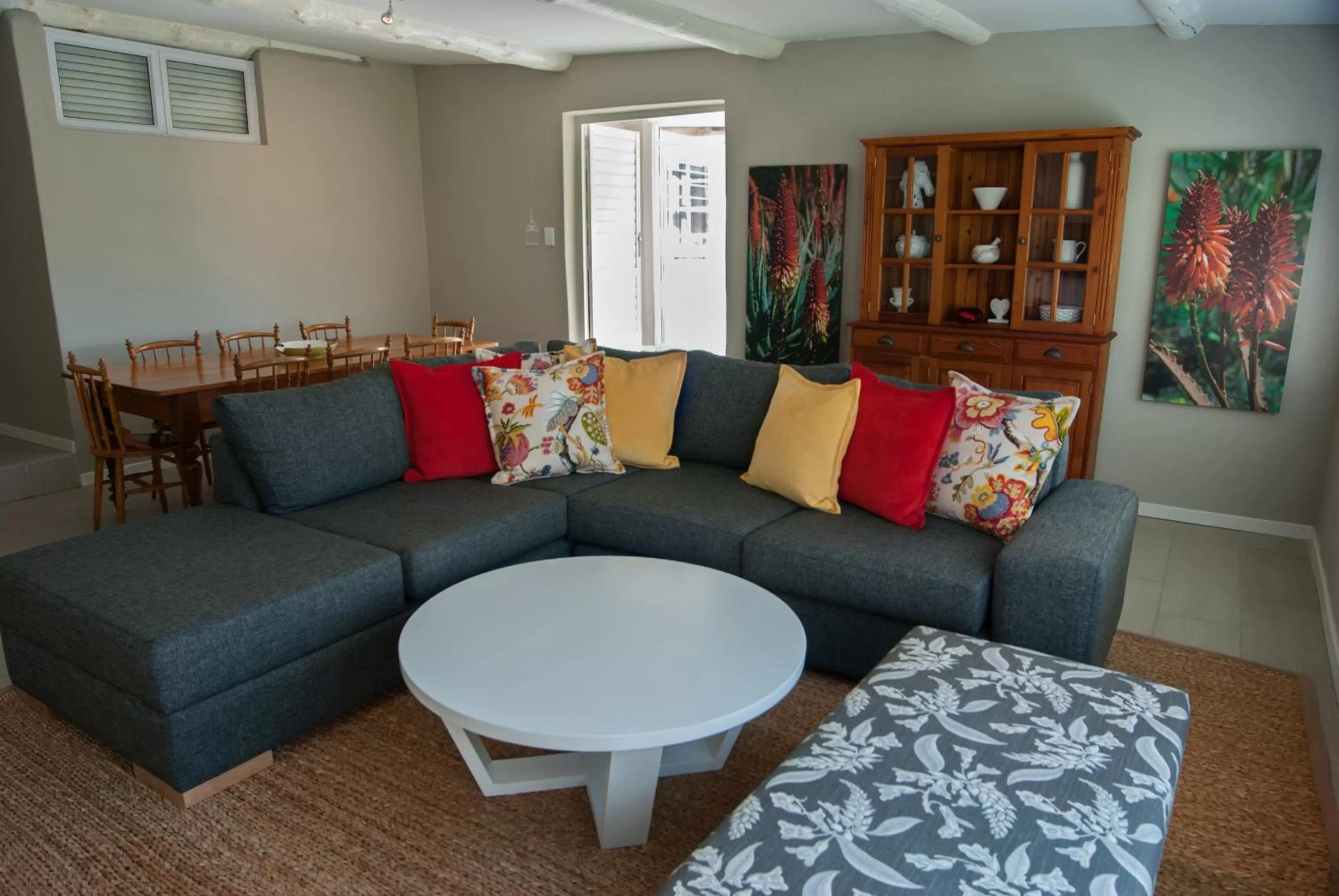 Living room in Sneezewood Farm Bed&Breakfast and Self-Catering Cottage