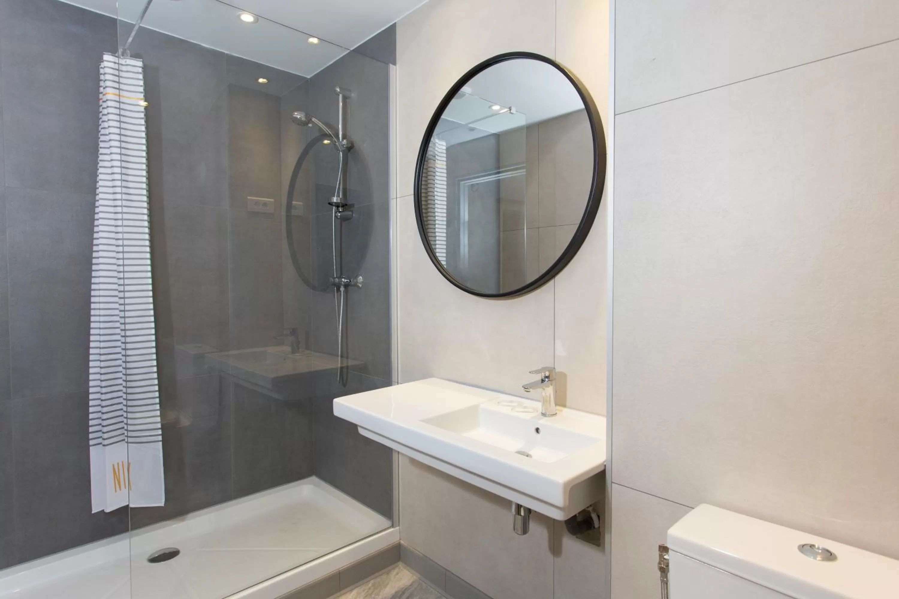 Shower in Villa Saint Exupery Beach Hostel