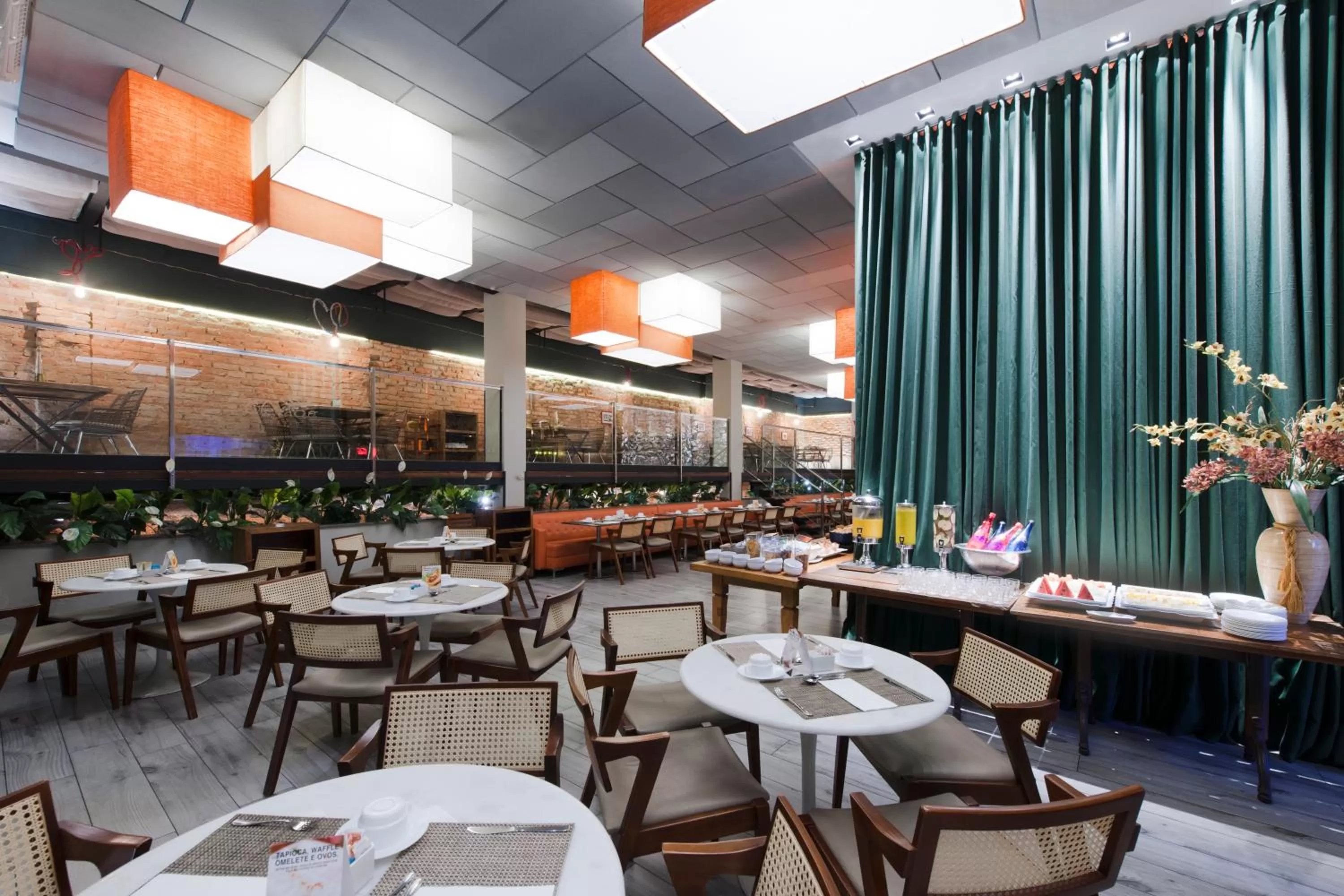 Restaurant/places to eat in Radisson Blu Belo Horizonte Savassi