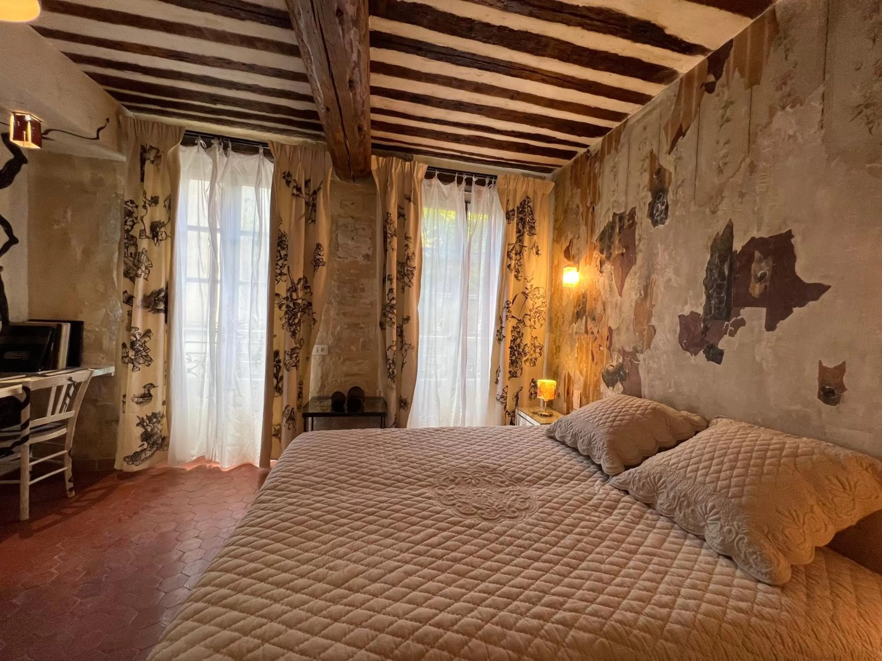 Bedroom, Bed in Le Regardeur