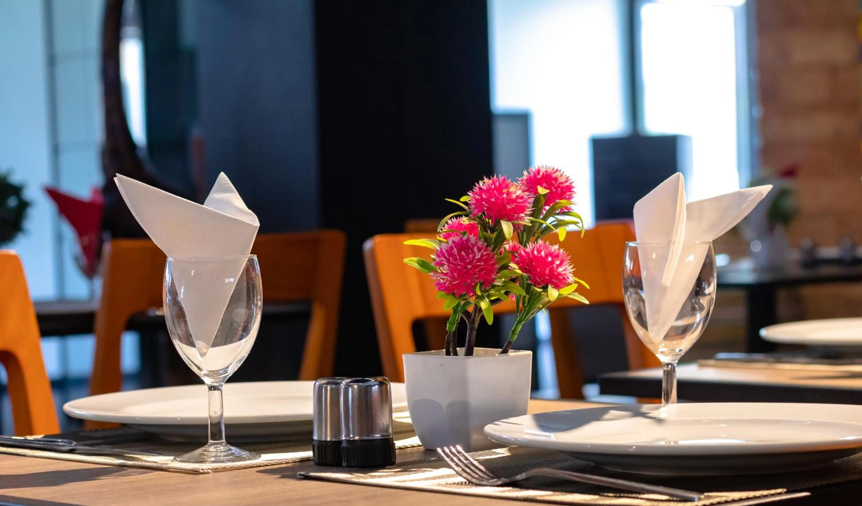 Restaurant/places to eat in ONOMO Hotel Dakar