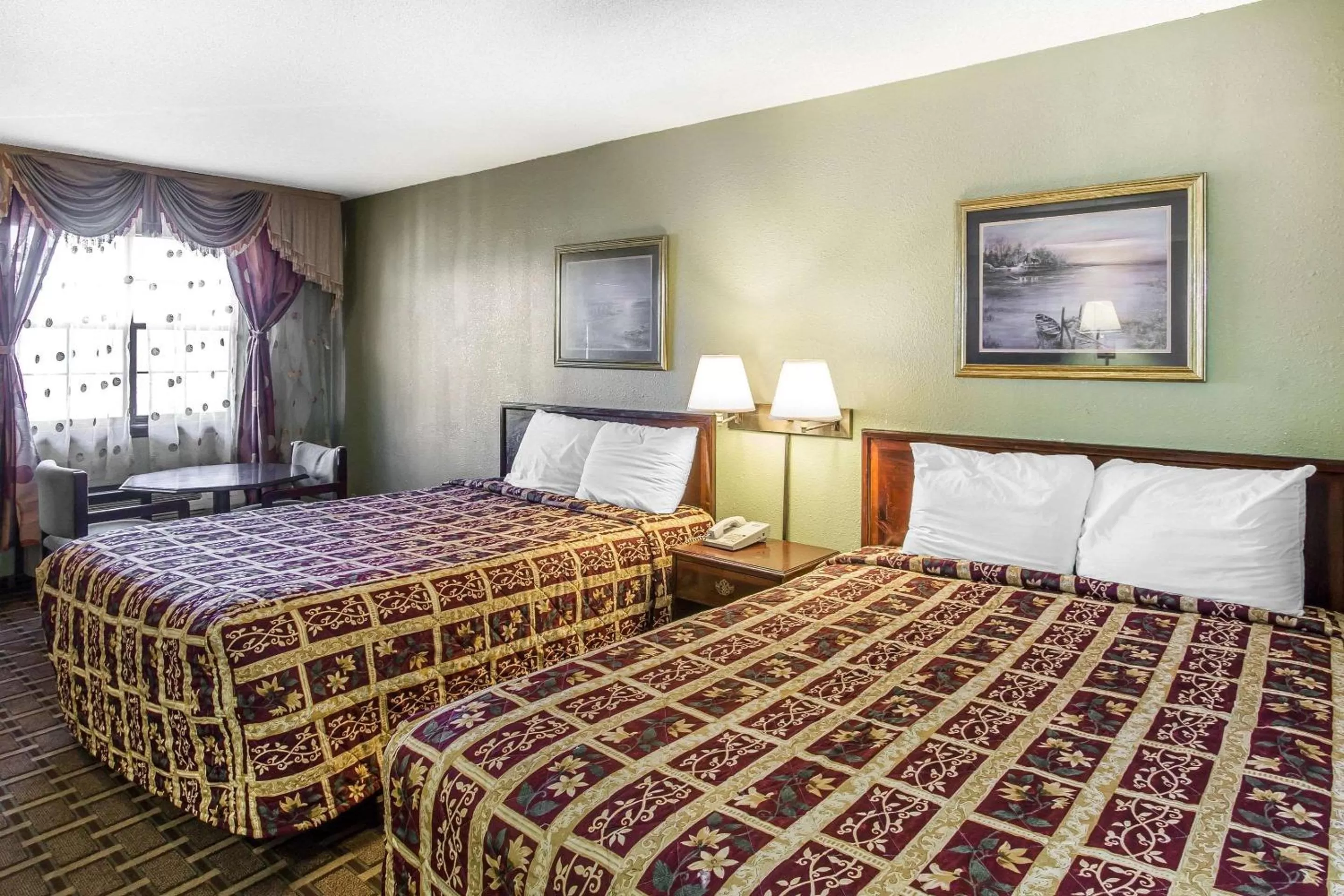 Photo of the whole room, Bed in Rodeway Inn & Suites Smyrna - Nashville Area