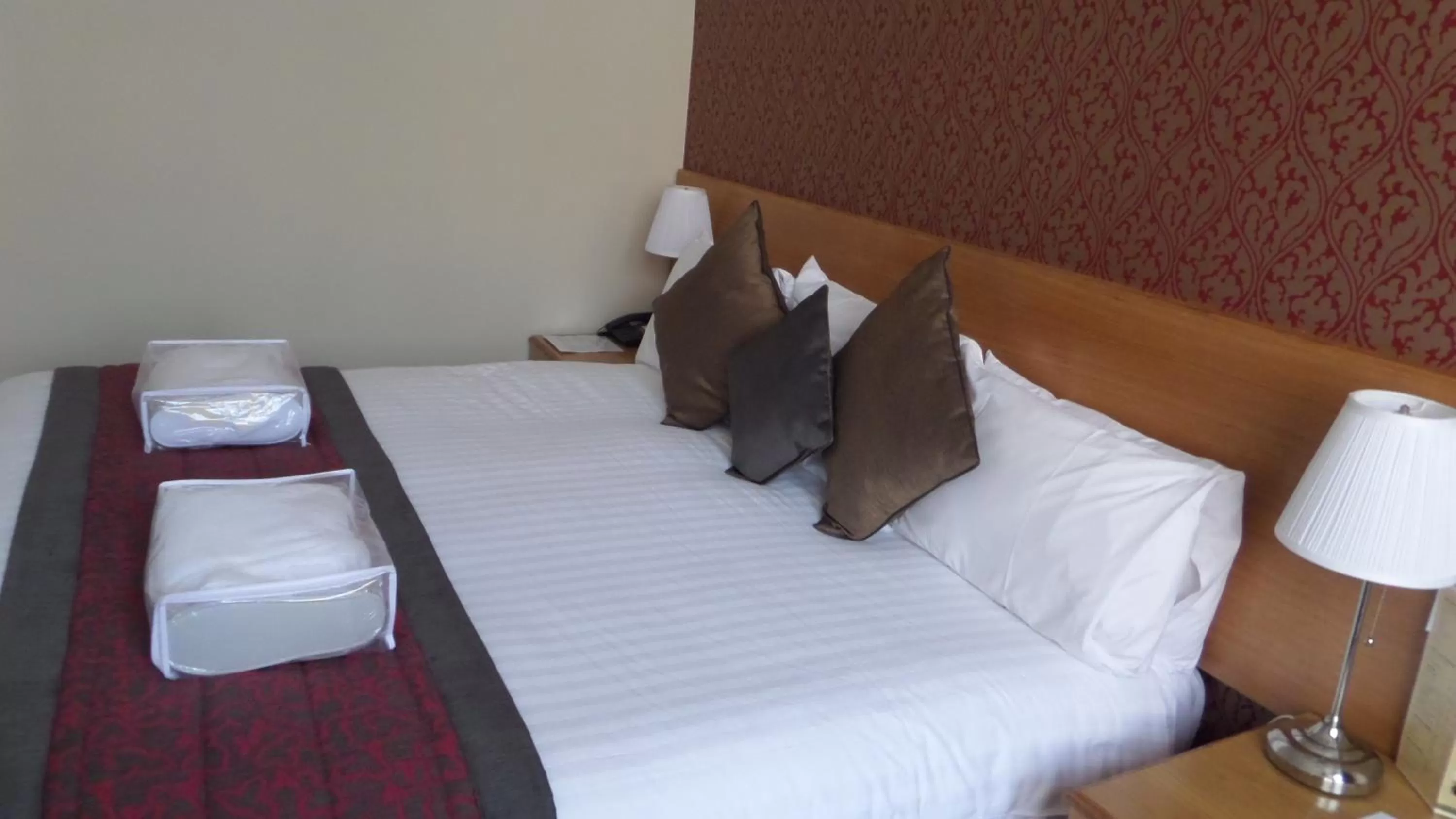 Bed in Crown & Mitre Hotel
