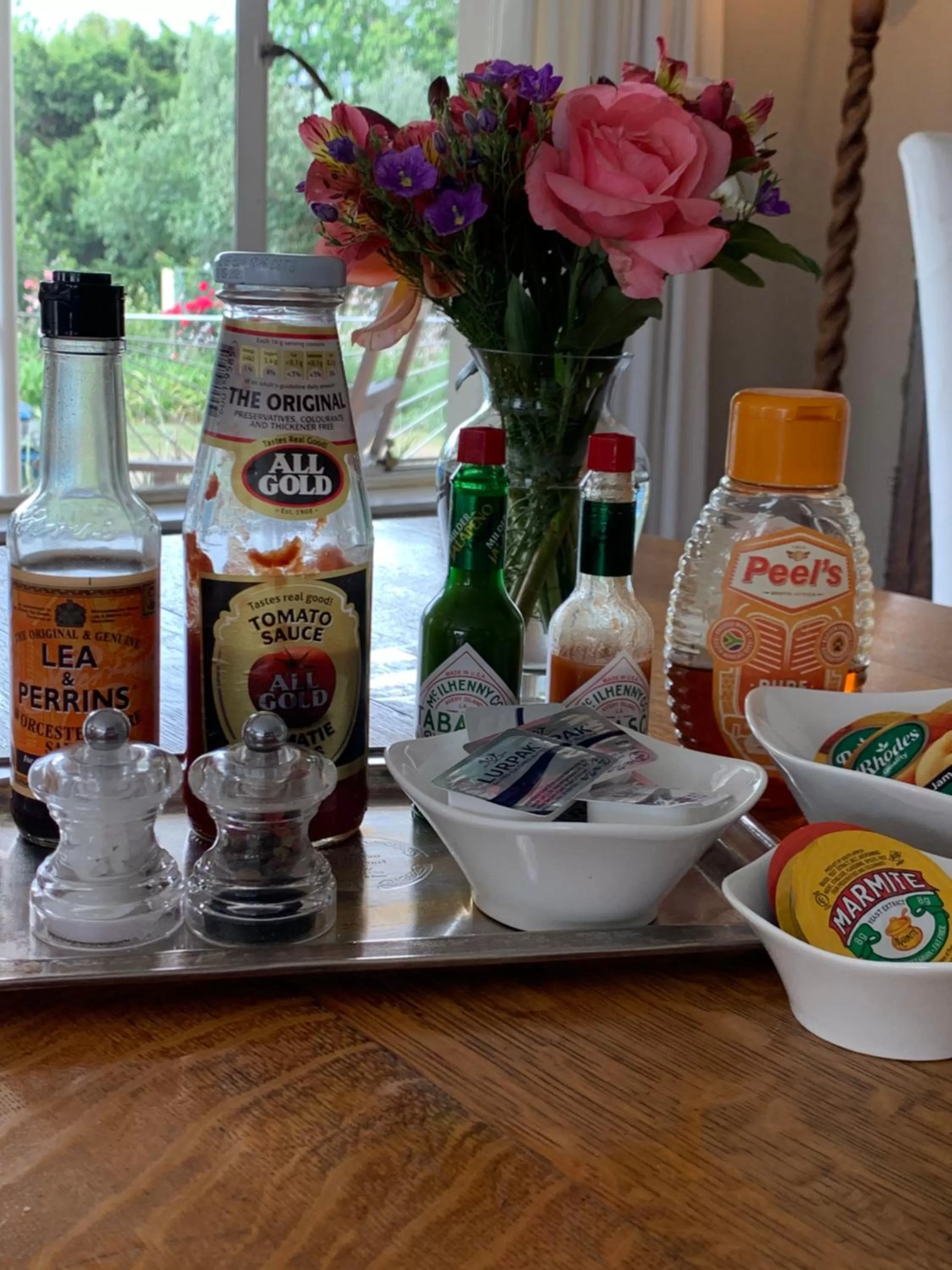 Breakfast in Sneezewood Farm Bed&Breakfast and Self-Catering Cottage