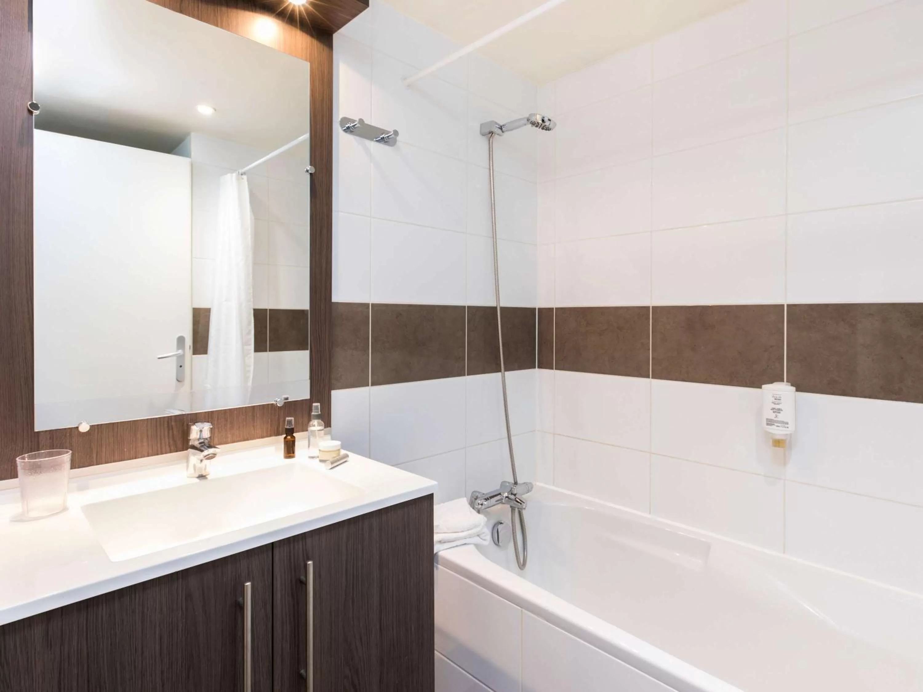 Photo of the whole room in Aparthotel Adagio Access Strasbourg Petite France