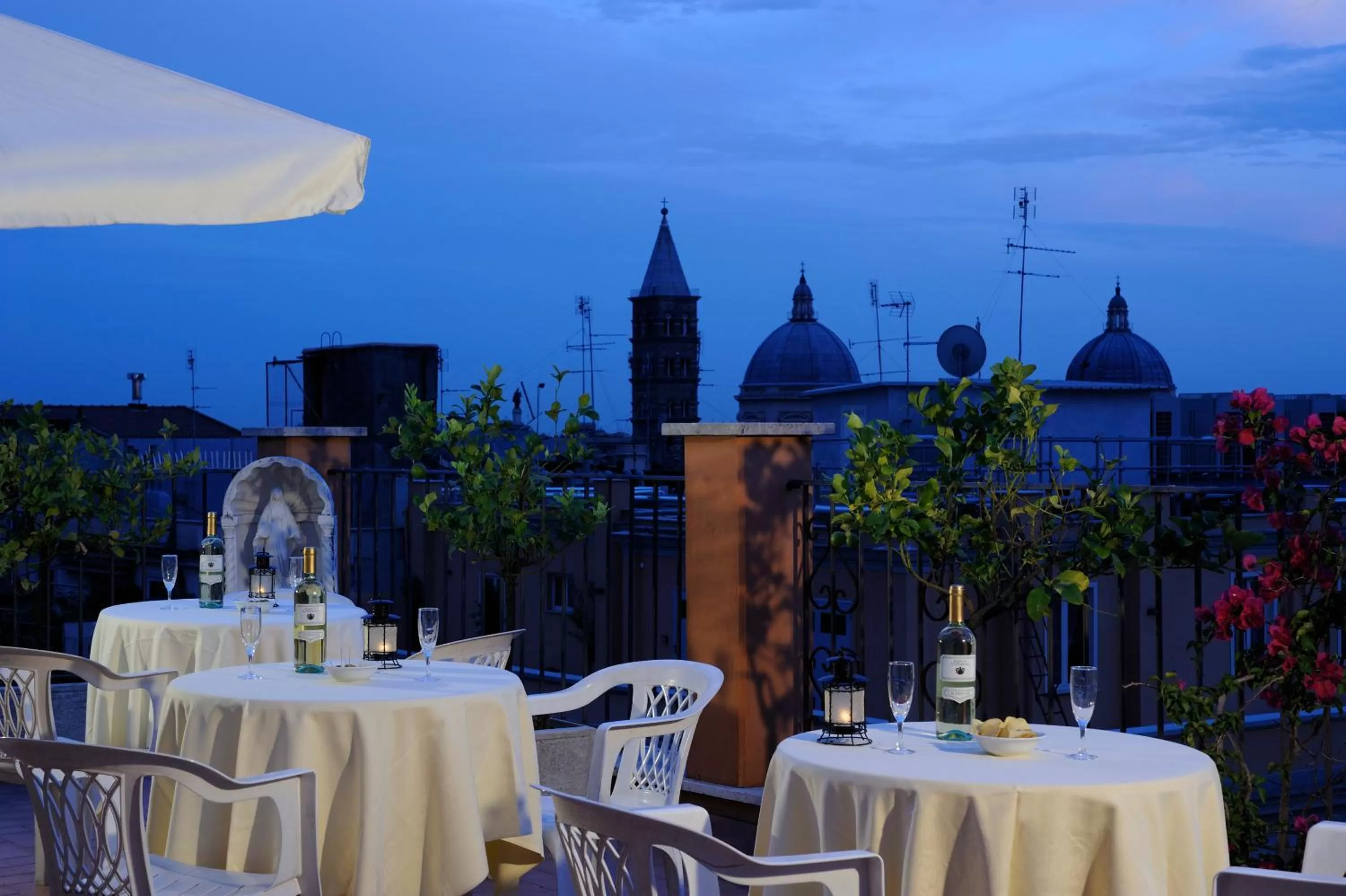 Restaurant/places to eat in Hotel Torino