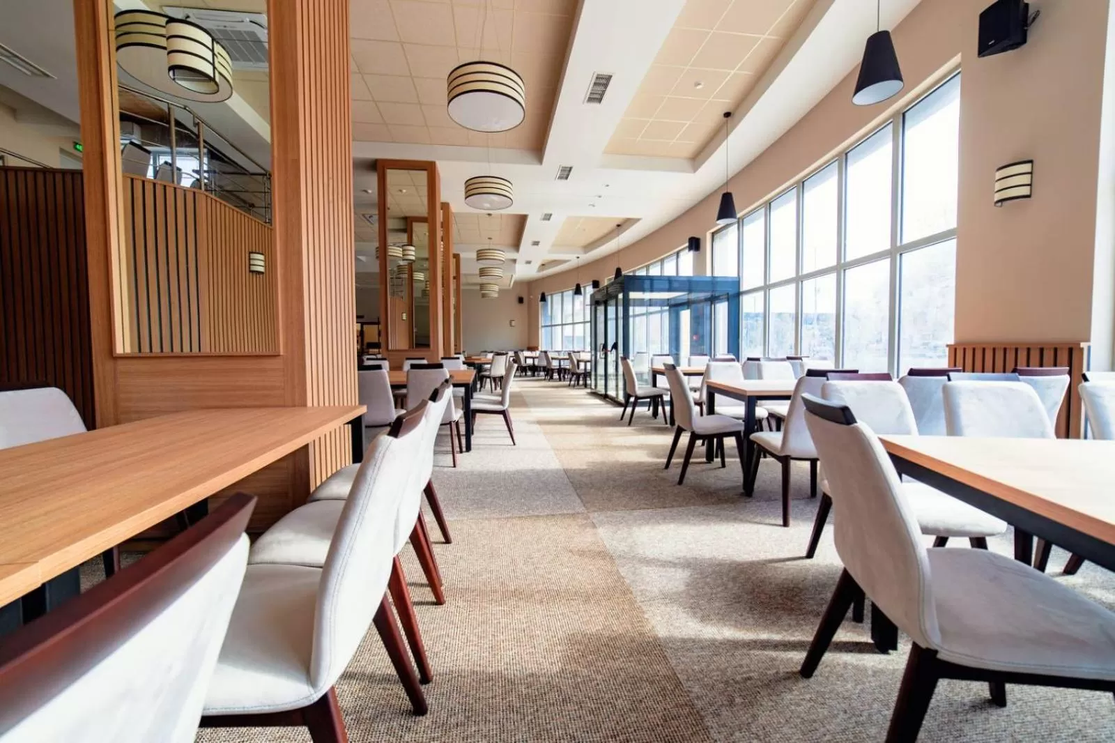 Restaurant/places to eat in Hotel Verticalplus