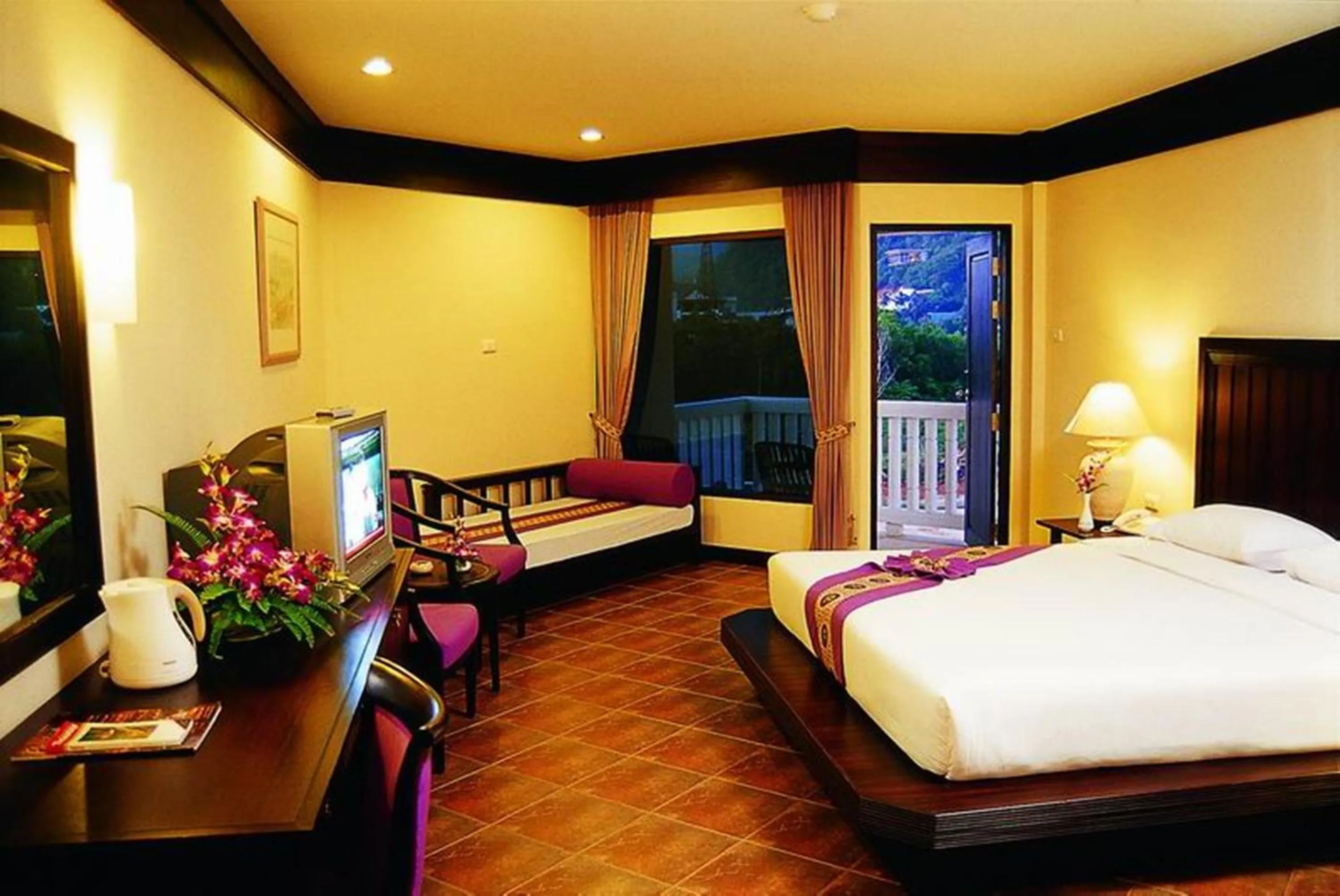 Bed in Kata Poolside Resort SHA Extra Plus