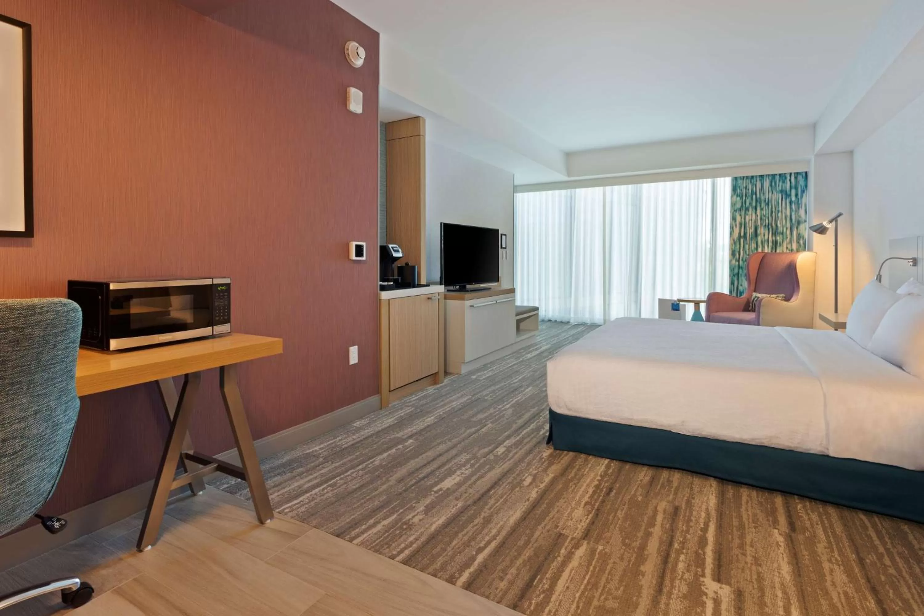 Bed in Hilton Garden Inn Boston Brookline, Ma