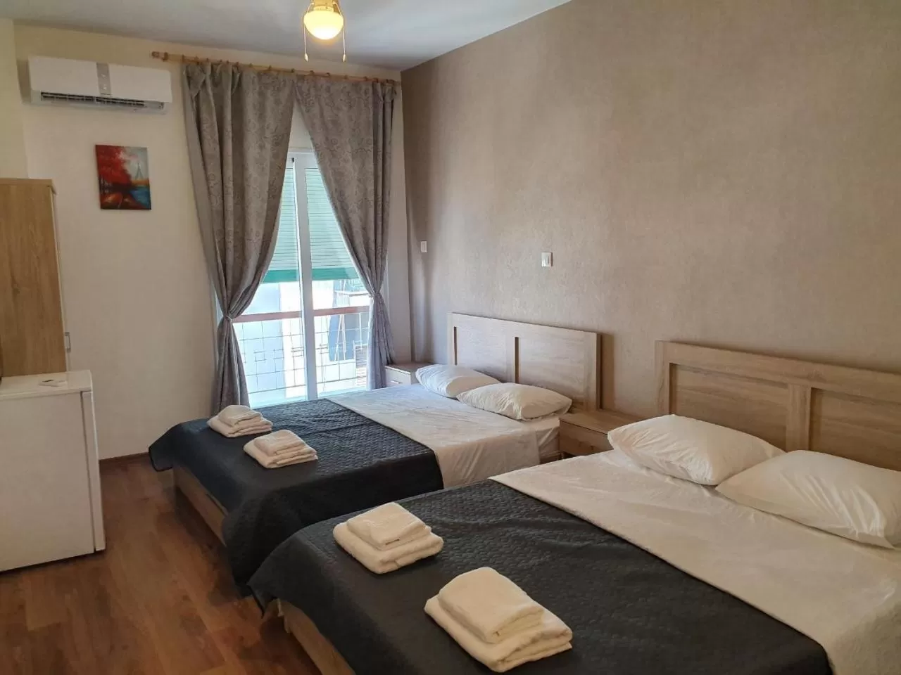 Area and facilities, Bed in Athens center rooms