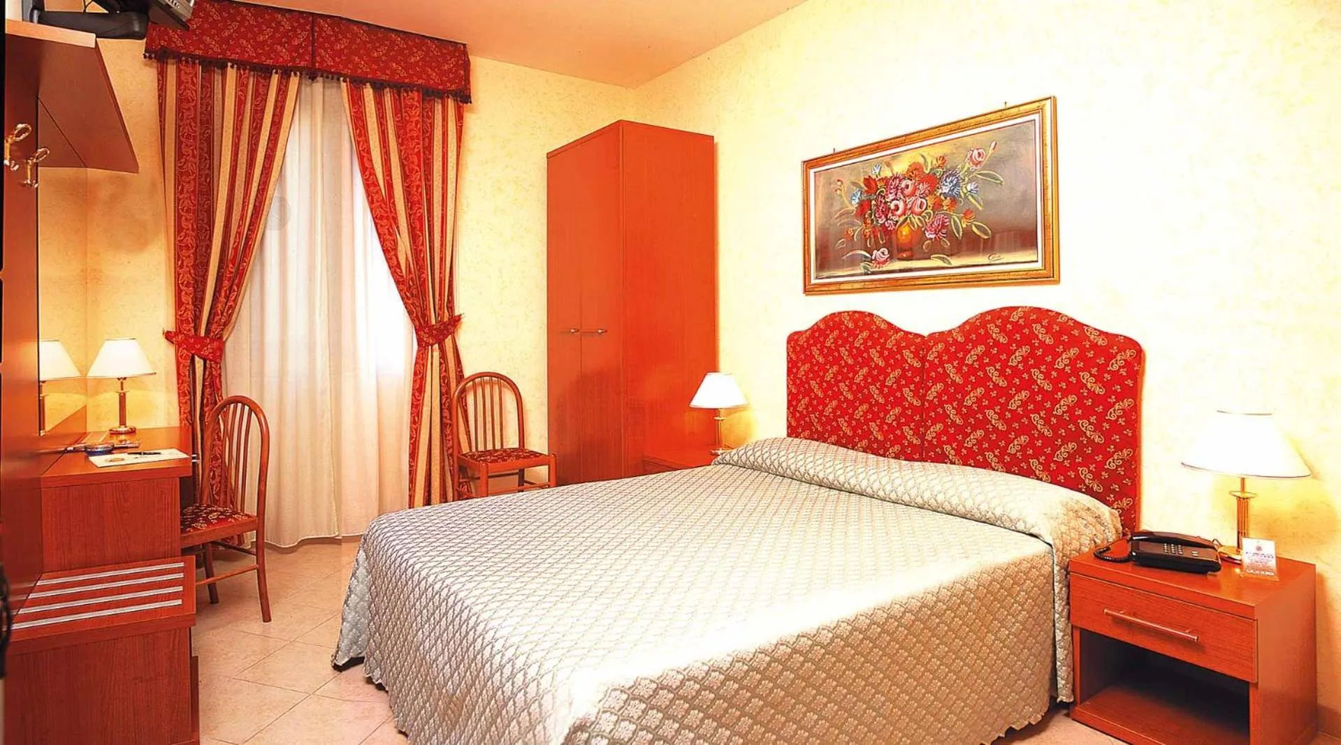 Photo of the whole room, Bed in Hotel Stromboli