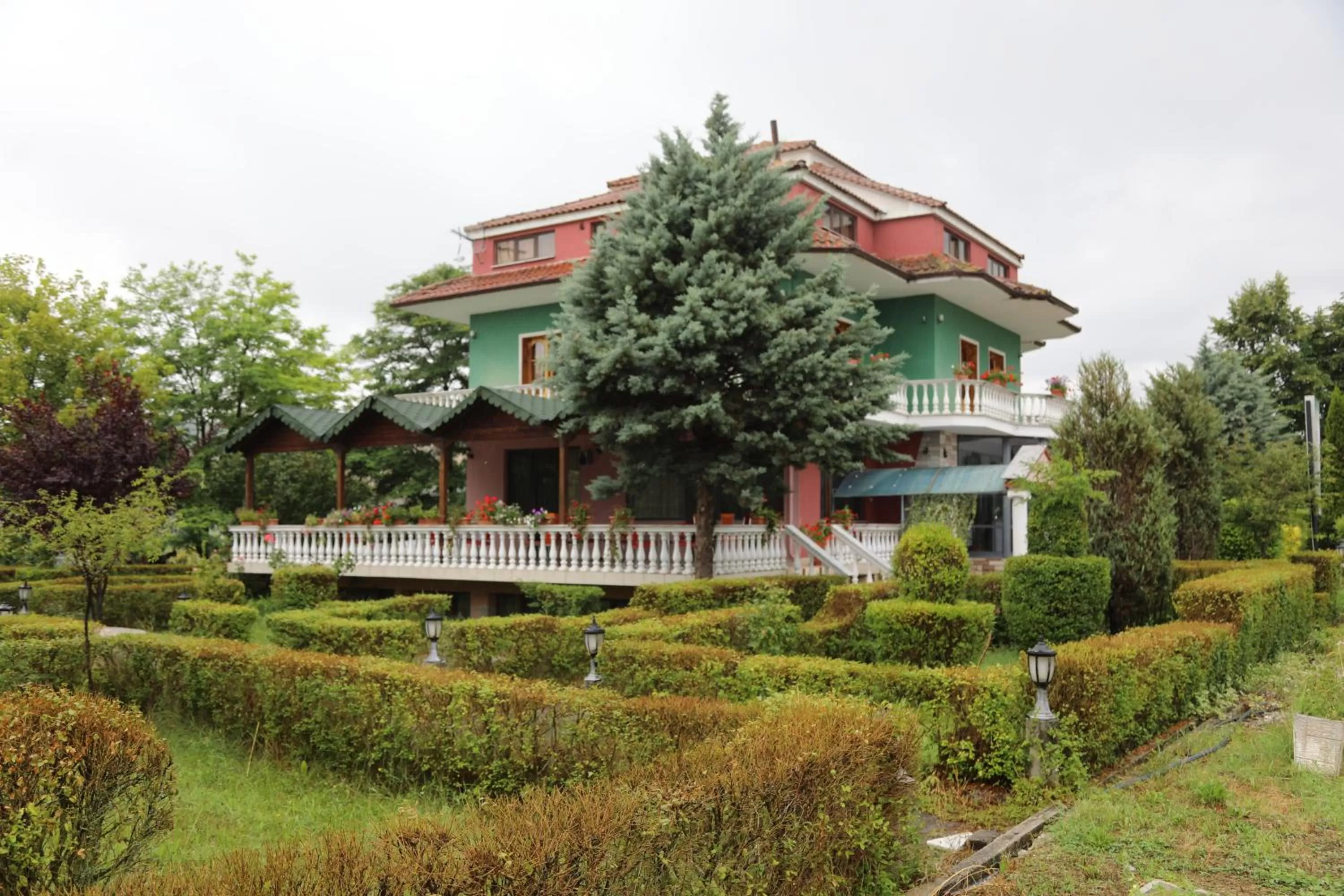 Property building in Hotel Villa Kabashi