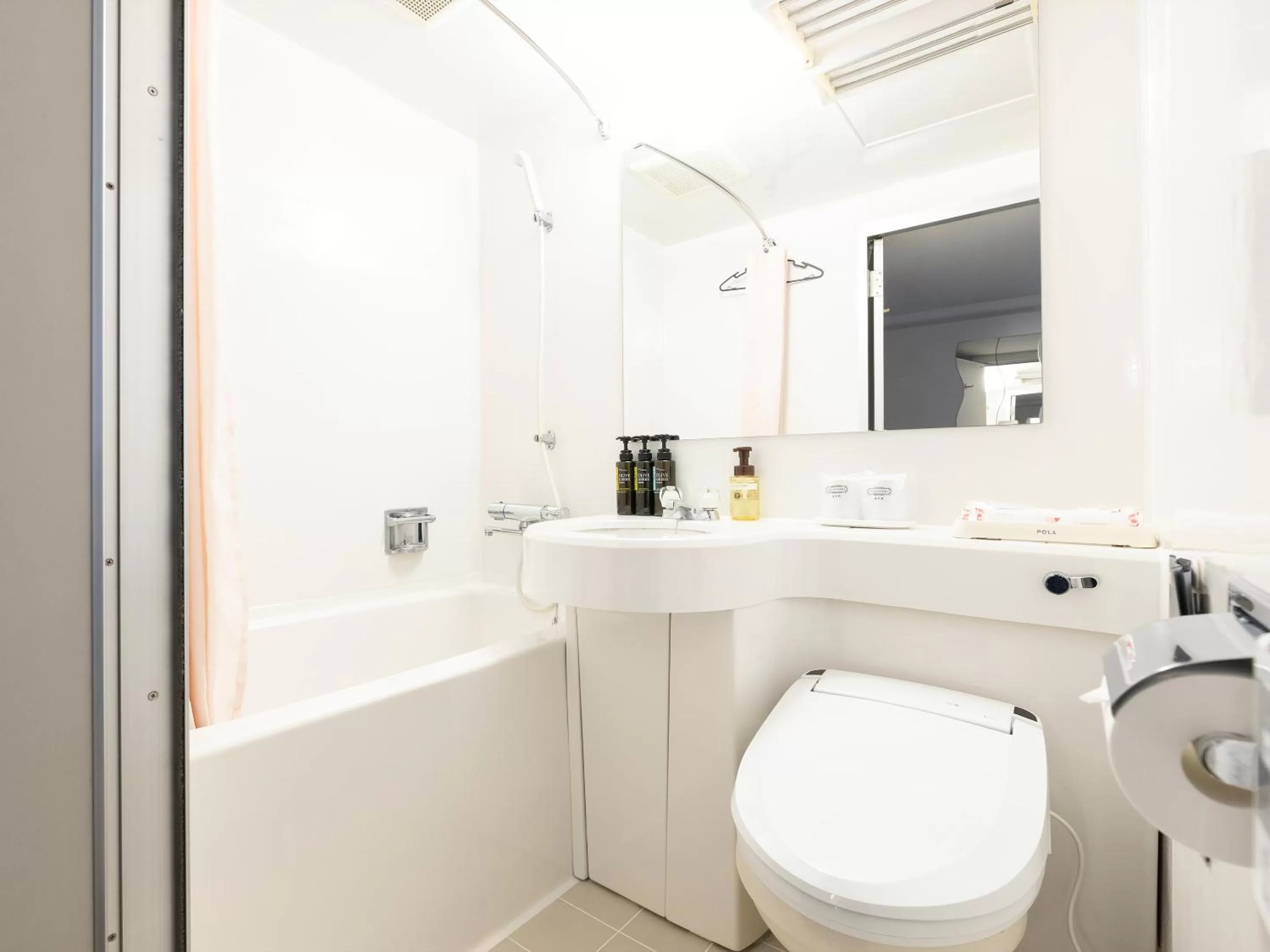 Toilet in KOKO STAY Shimonoseki - formerly Hotel Wing International Shimonoseki