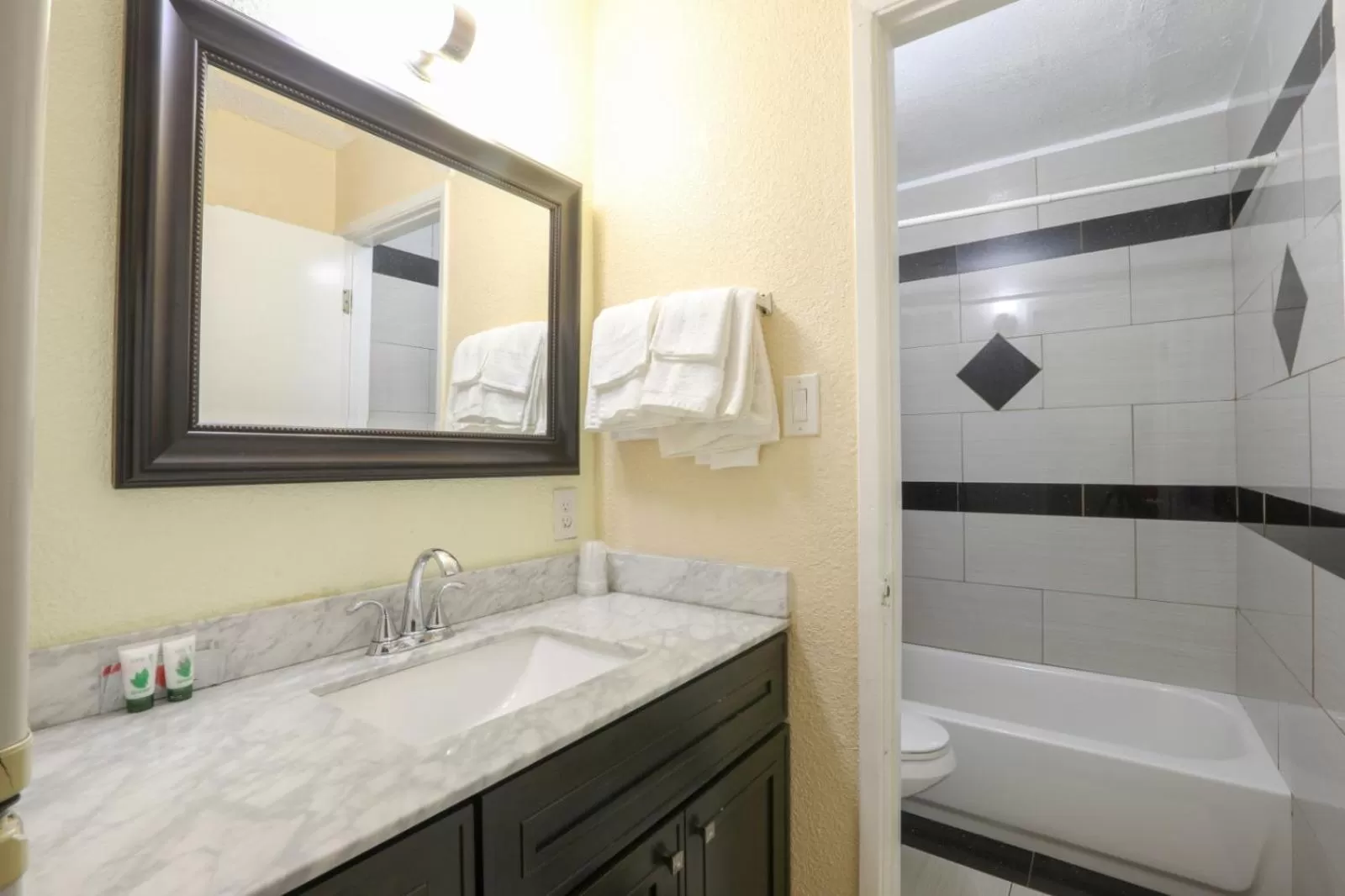 Bathroom in Motel 7 - Near Six Flags, Vallejo - Napa Valley