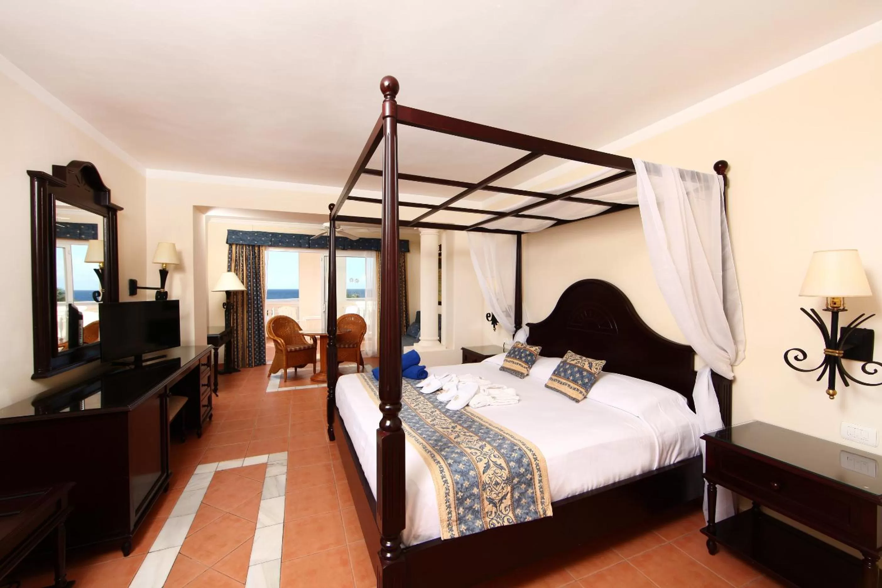 Junior Suite Superior Ocean Front (1 Adult + 1 Child) in Bahia Principe Grand Jamaica - All Inclusive