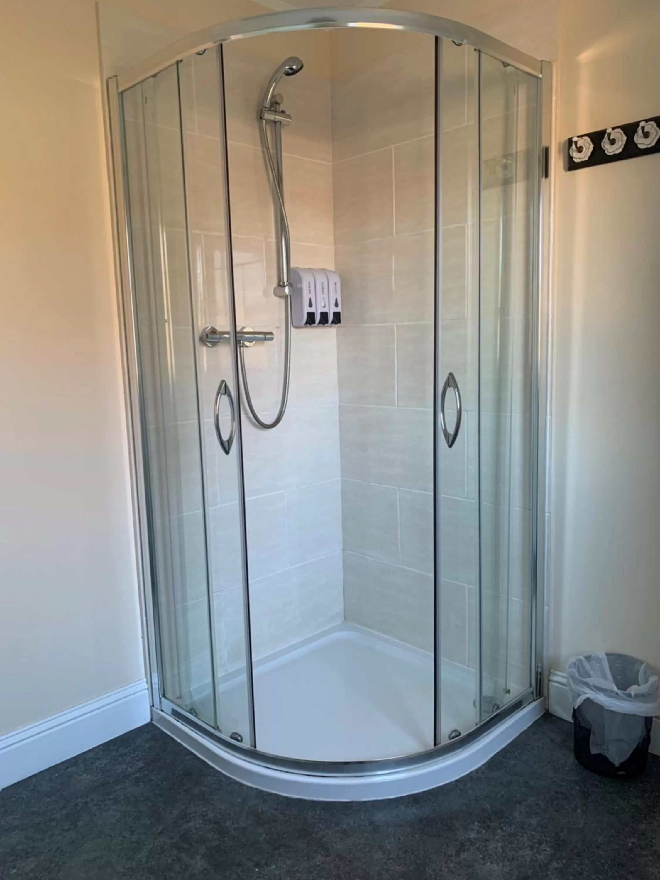 Shower in The Ship Inn