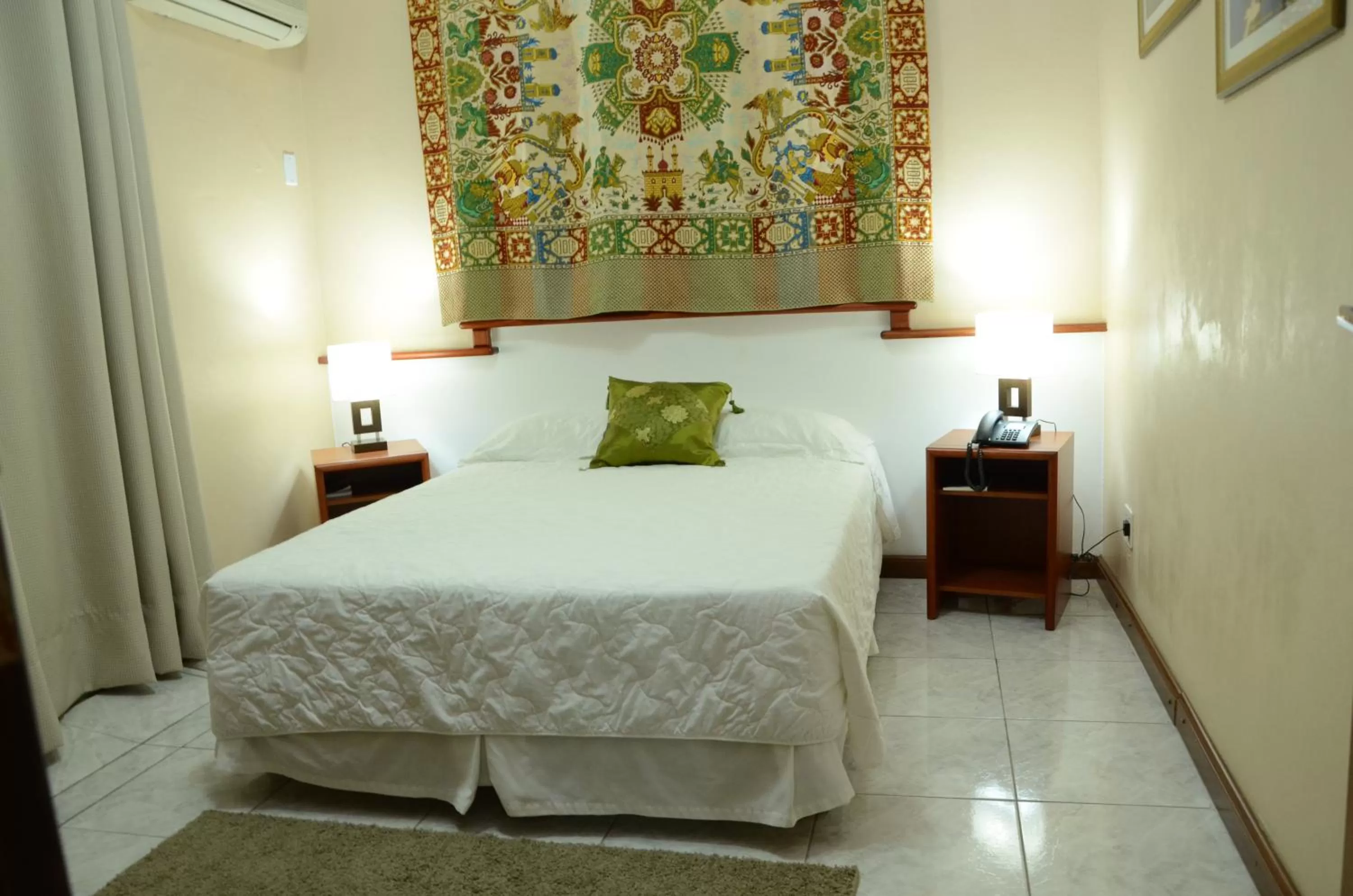 Photo of the whole room, Bed in Fares Turis Hotel