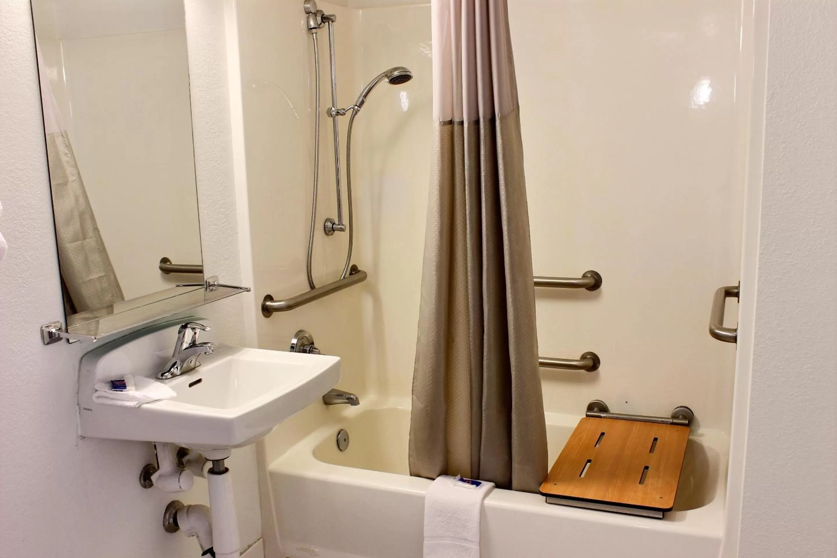 Shower in Motel 6-Coalinga, CA - East