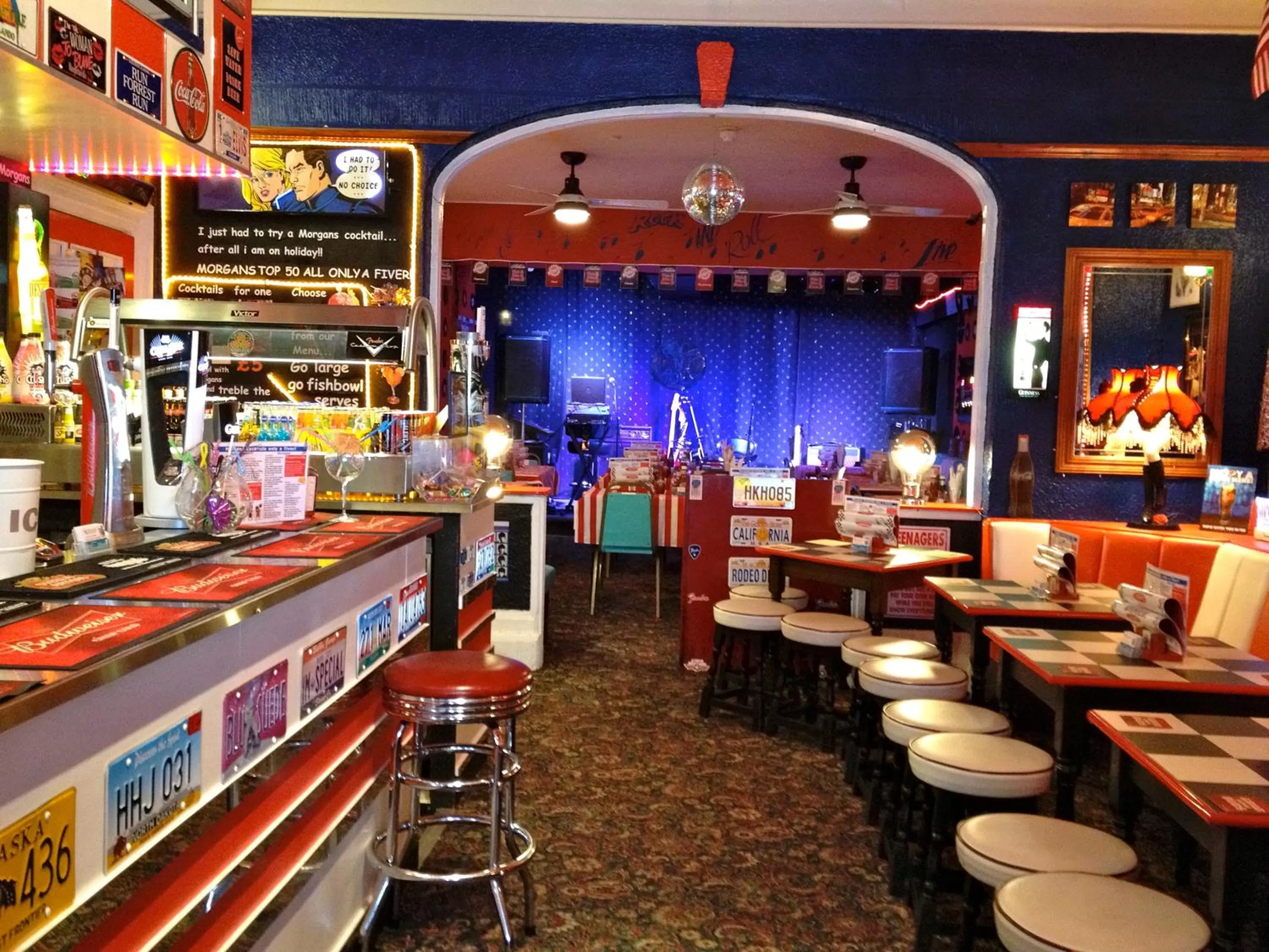 Restaurant/places to eat in Charlton Aparthotel