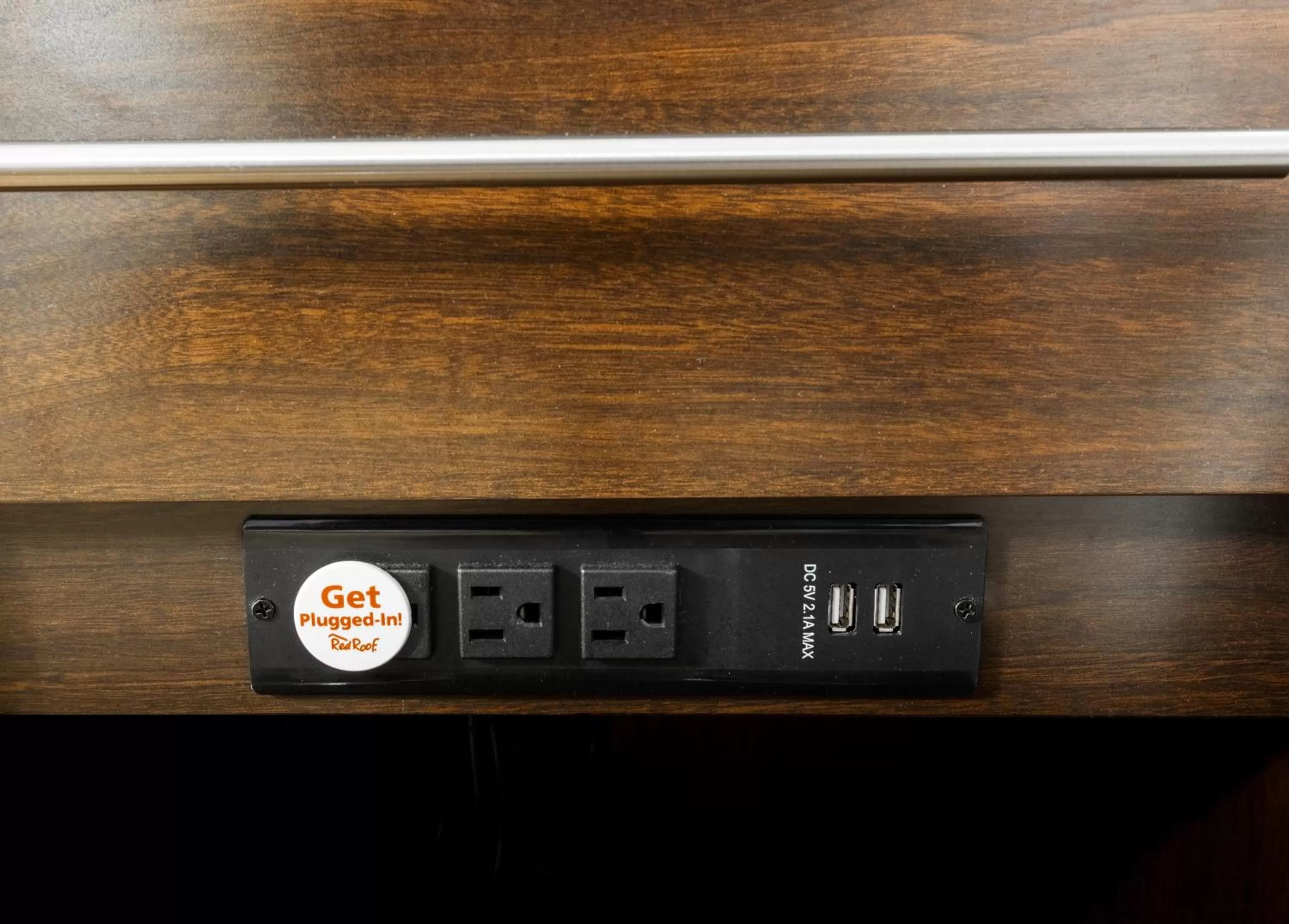 Photo of the whole room in Red Roof Inn Champaign - University