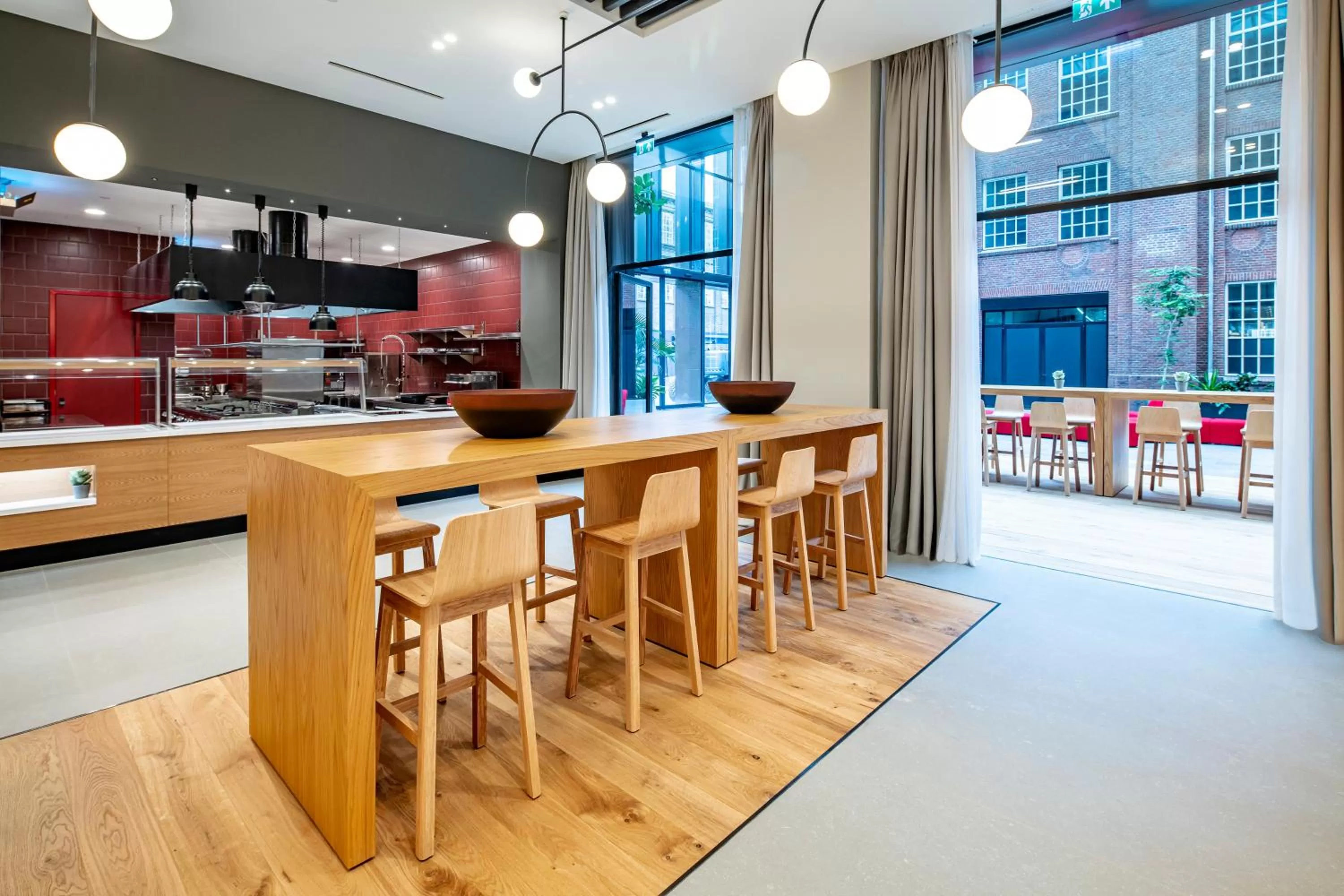 Restaurant/places to eat in NEO KVL Hotel by TASIGO