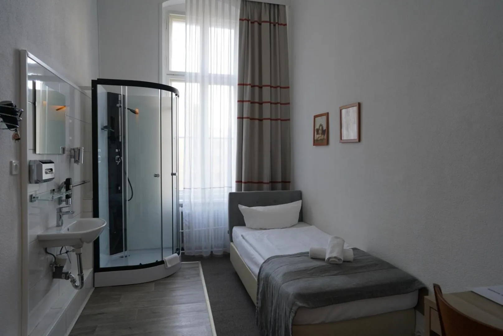 Photo of the whole room, Bed in City Pension Berlin