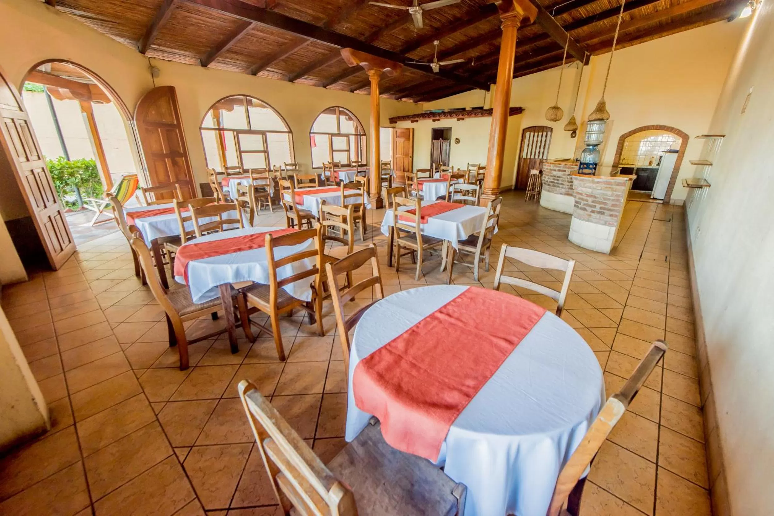 Restaurant/places to eat in Hotel El Maltese