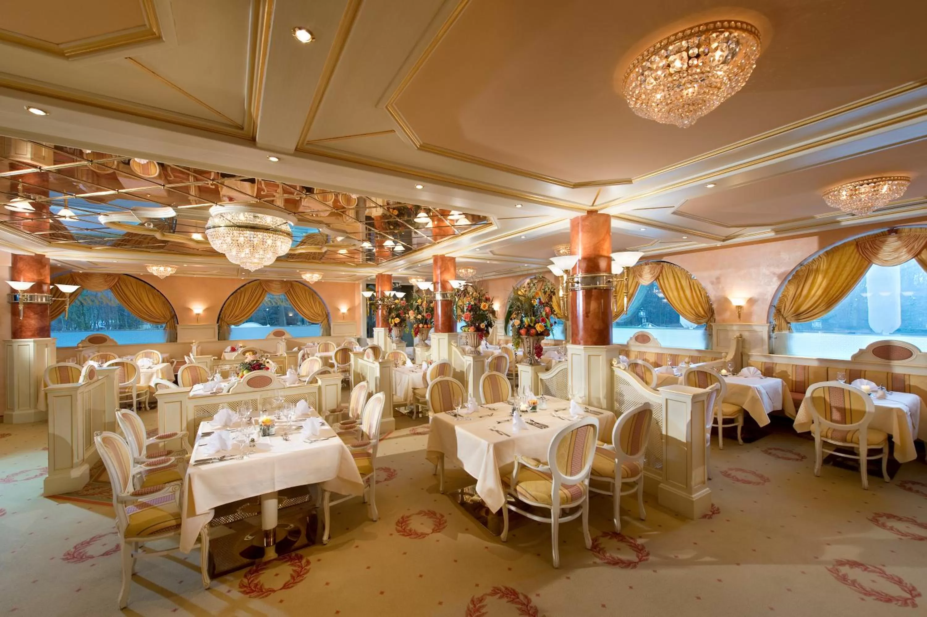 Restaurant/places to eat in Parkhotel