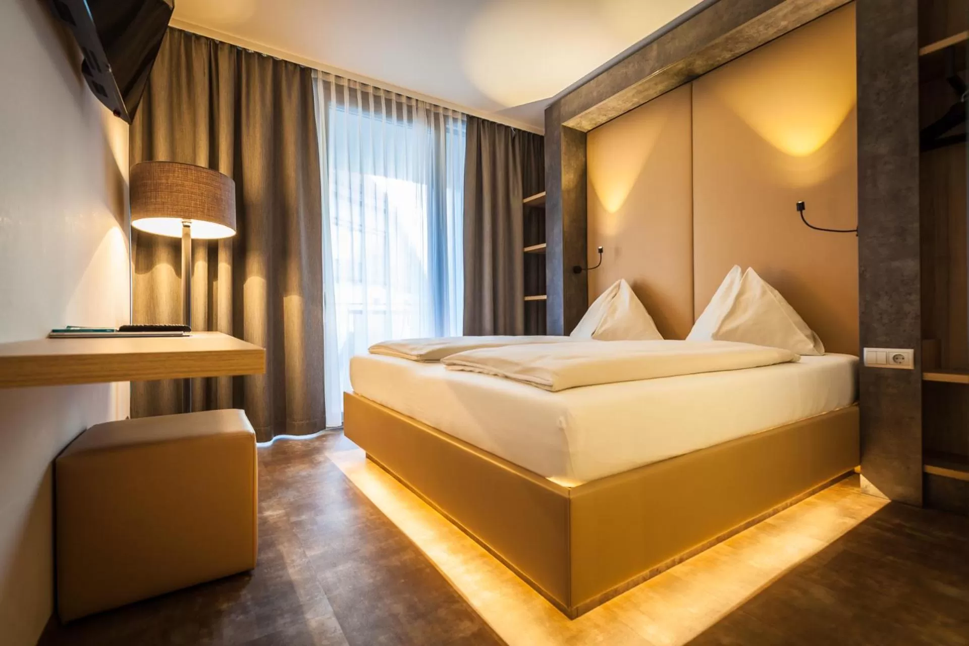 Bedroom, Bed in Rocket Rooms Velden