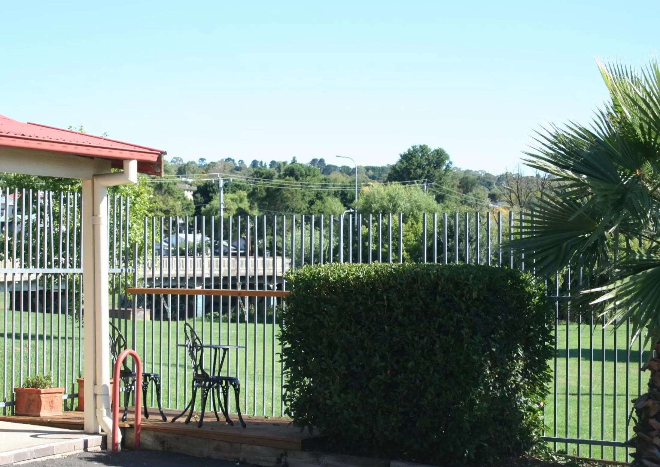 Garden view in Club Motel Armidale