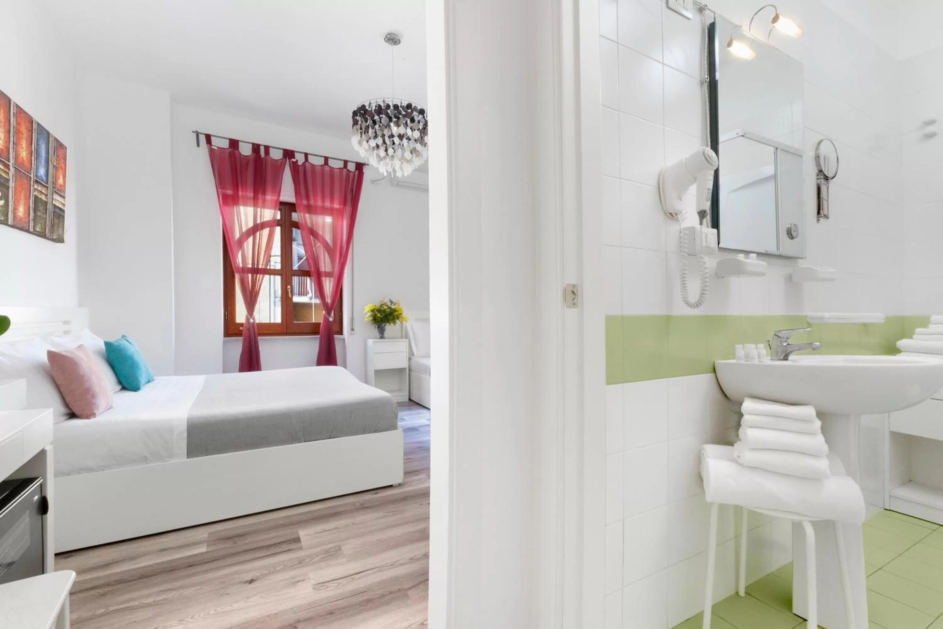 Photo of the whole room, Bed in Hotel Herculaneum