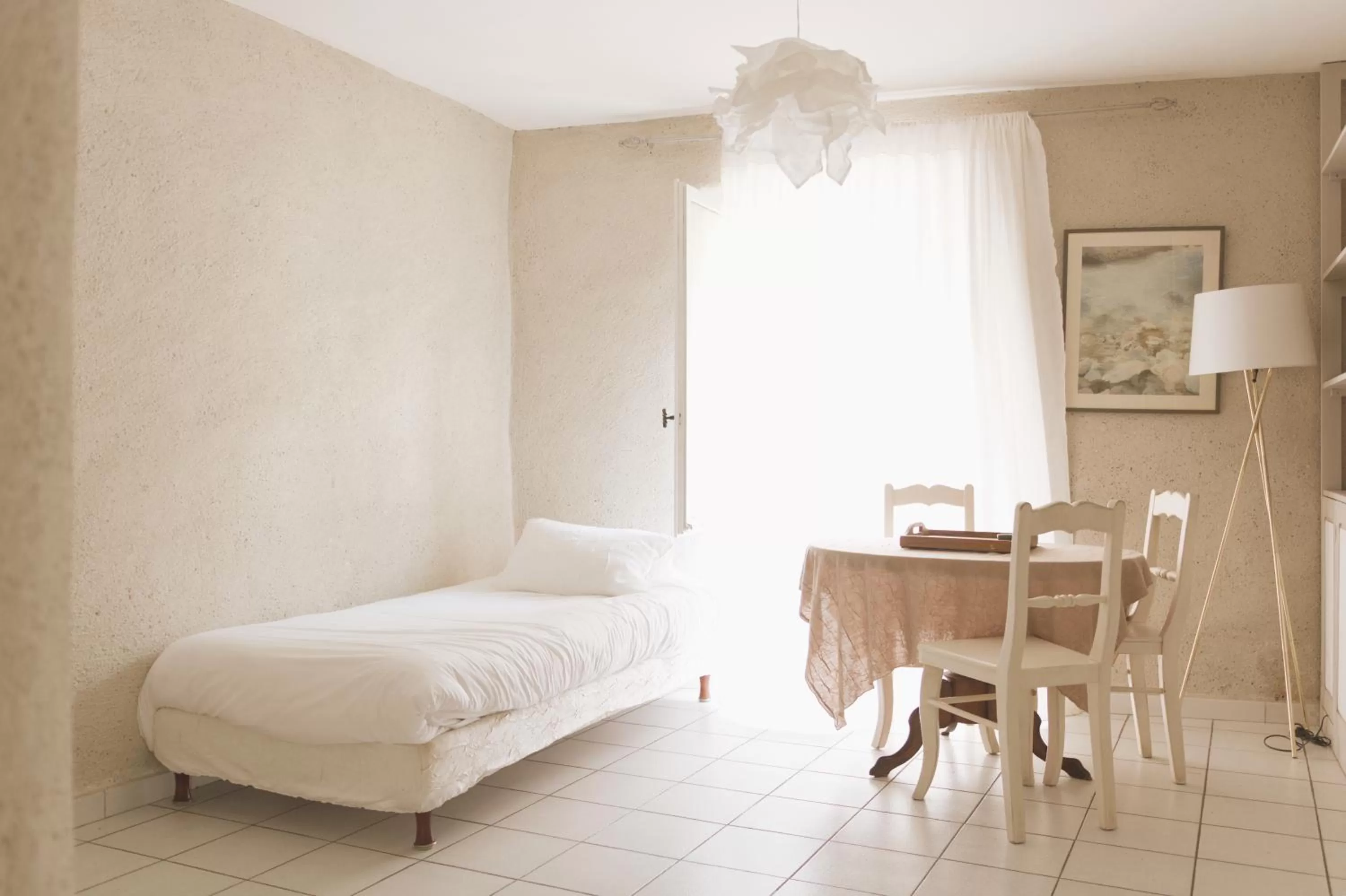 Bed in Hôtel la Fête en Provence