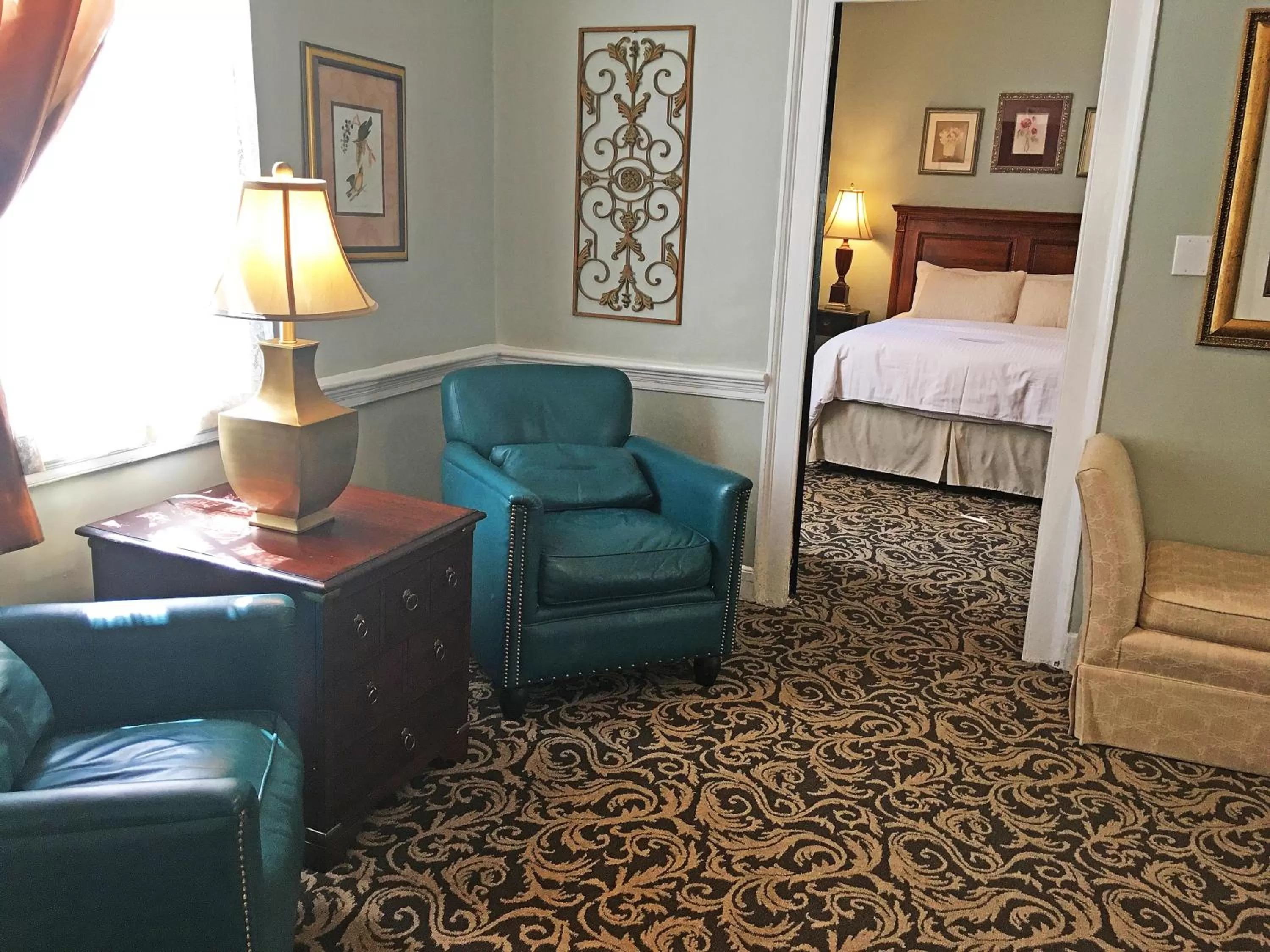 Bed in Morris House Hotel