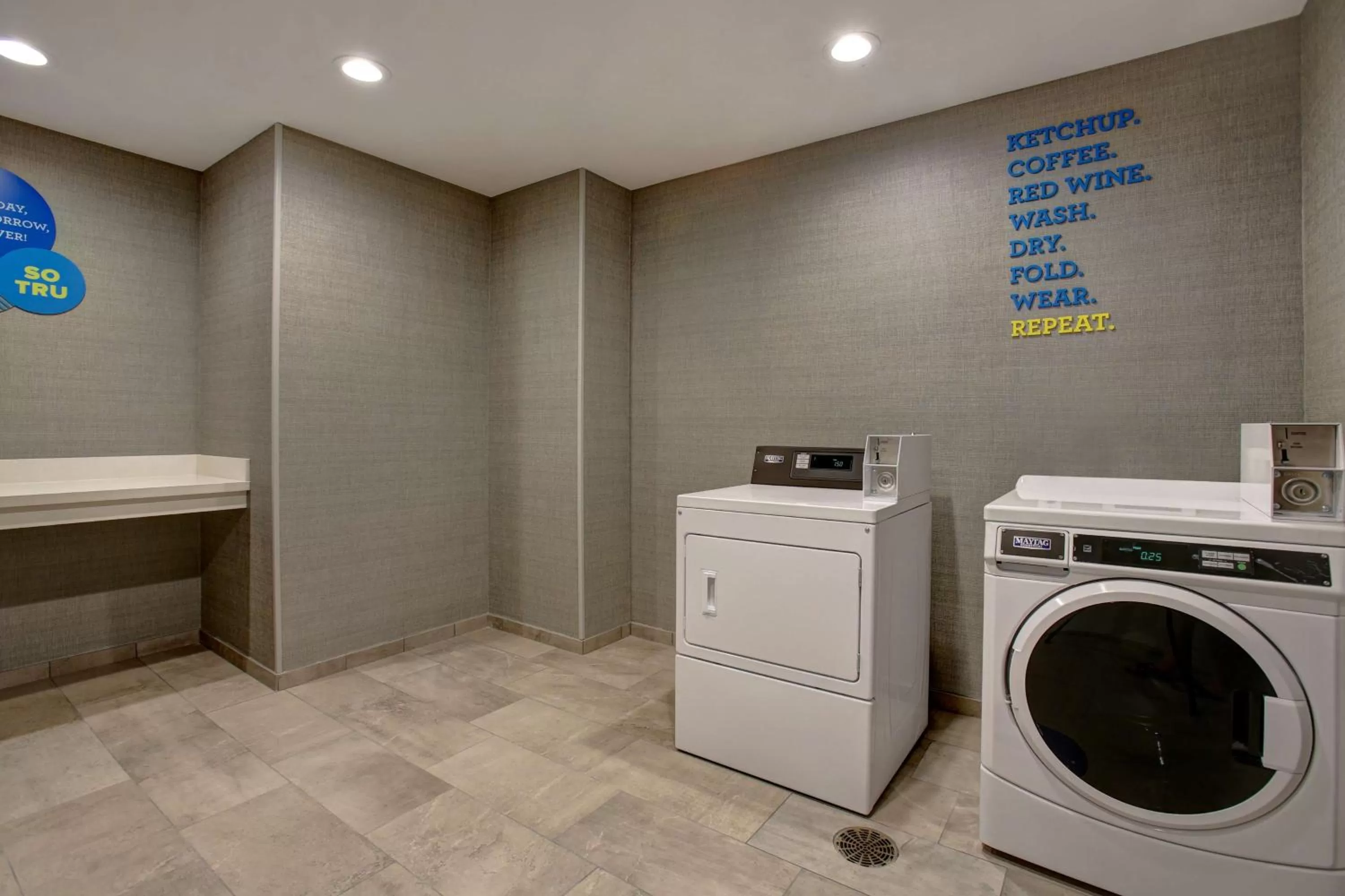 Property building in Tru By Hilton Grand Prairie