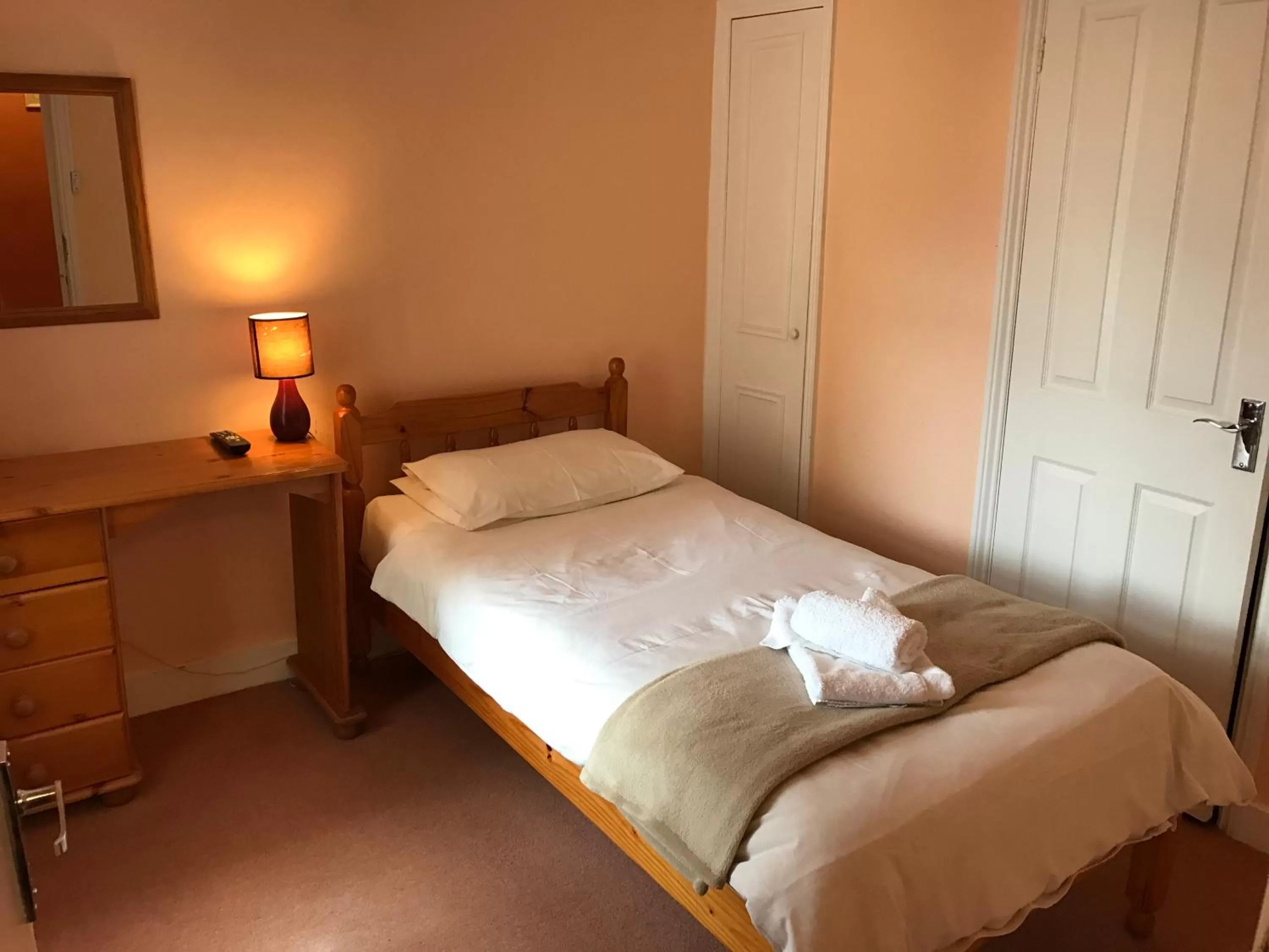 Photo of the whole room, Bed in Westgate Hotel