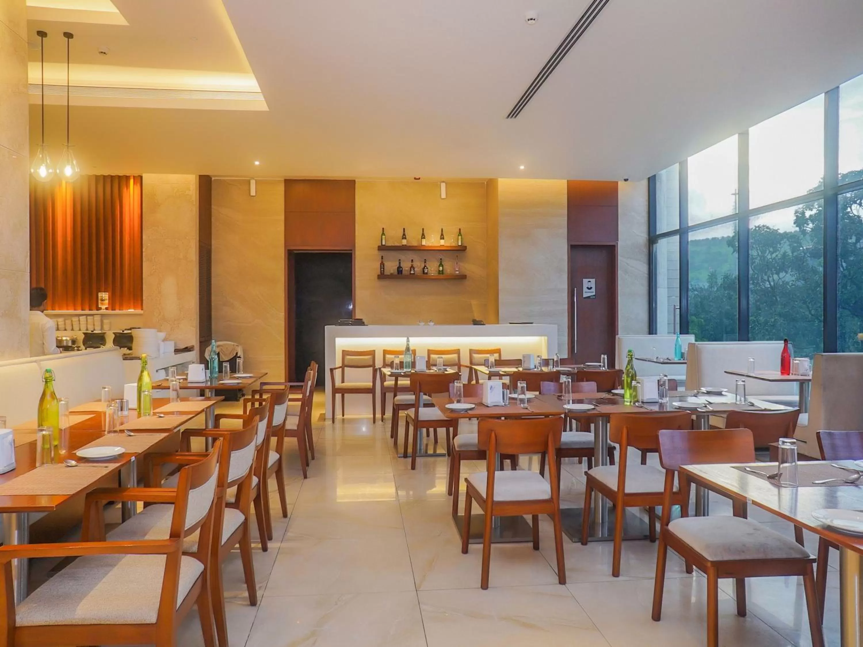 Restaurant/places to eat in Grand Tamanna Hotel