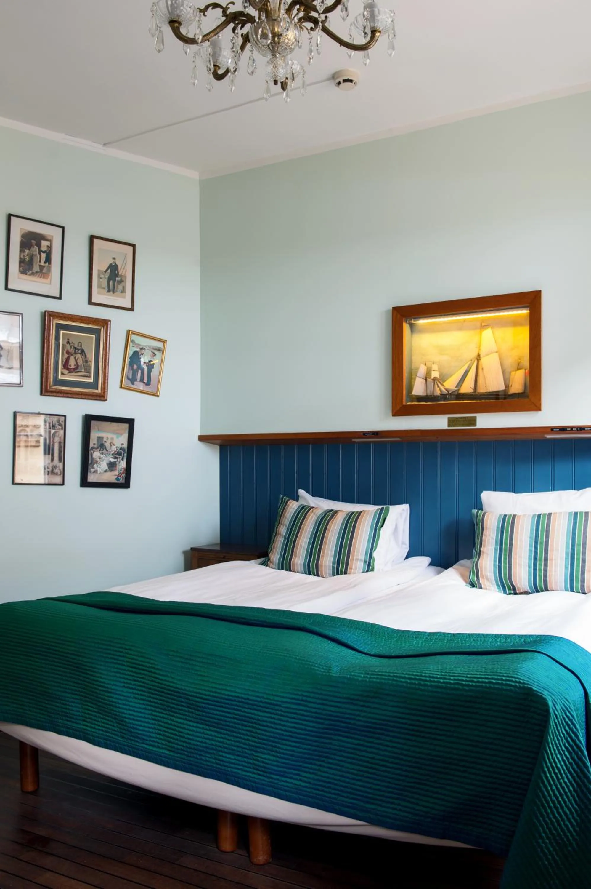 Bedroom, Bed in Lord Nelson Hotel