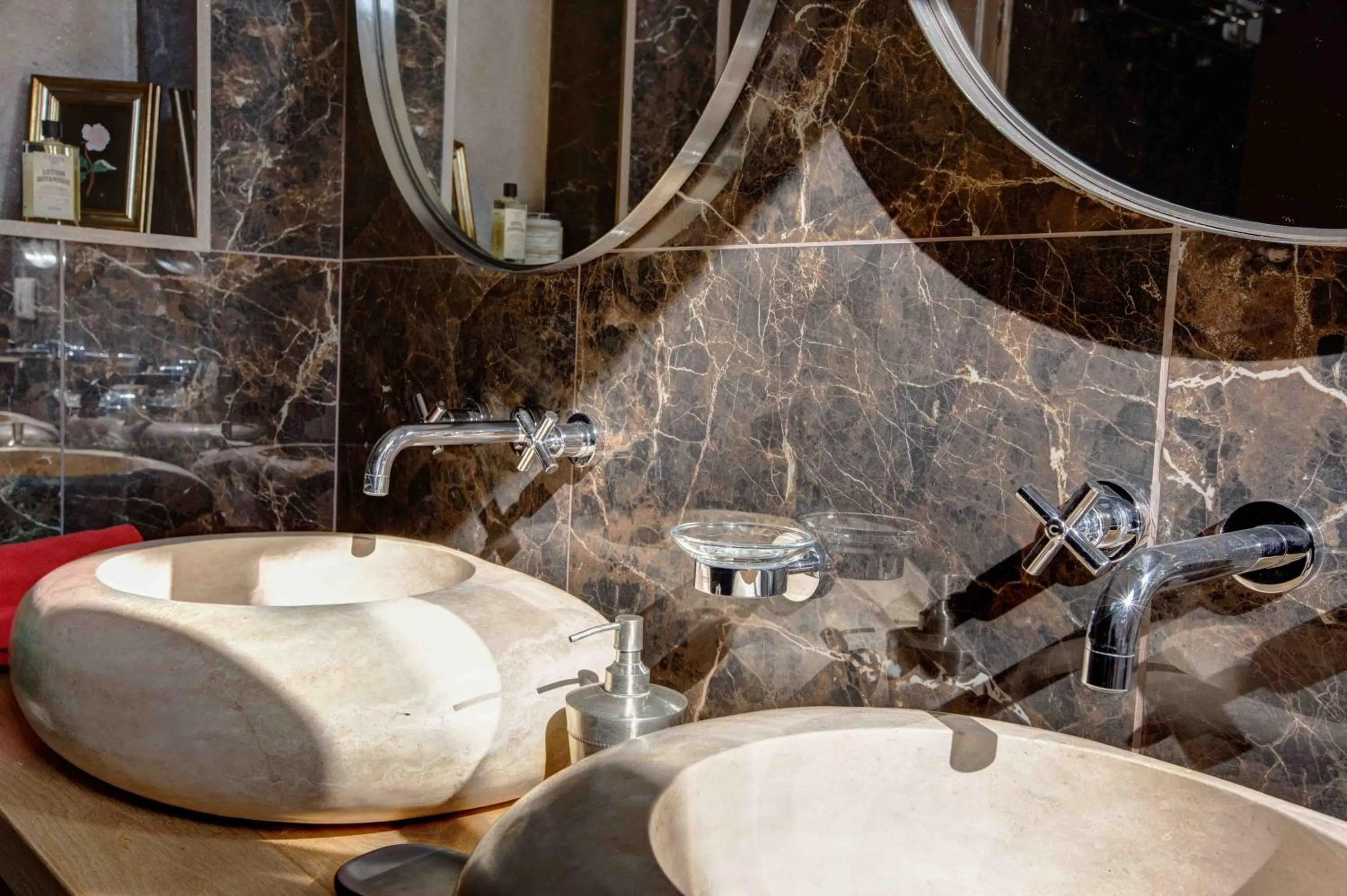 Deluxe King Room in Chateau du Palanquey & SPA