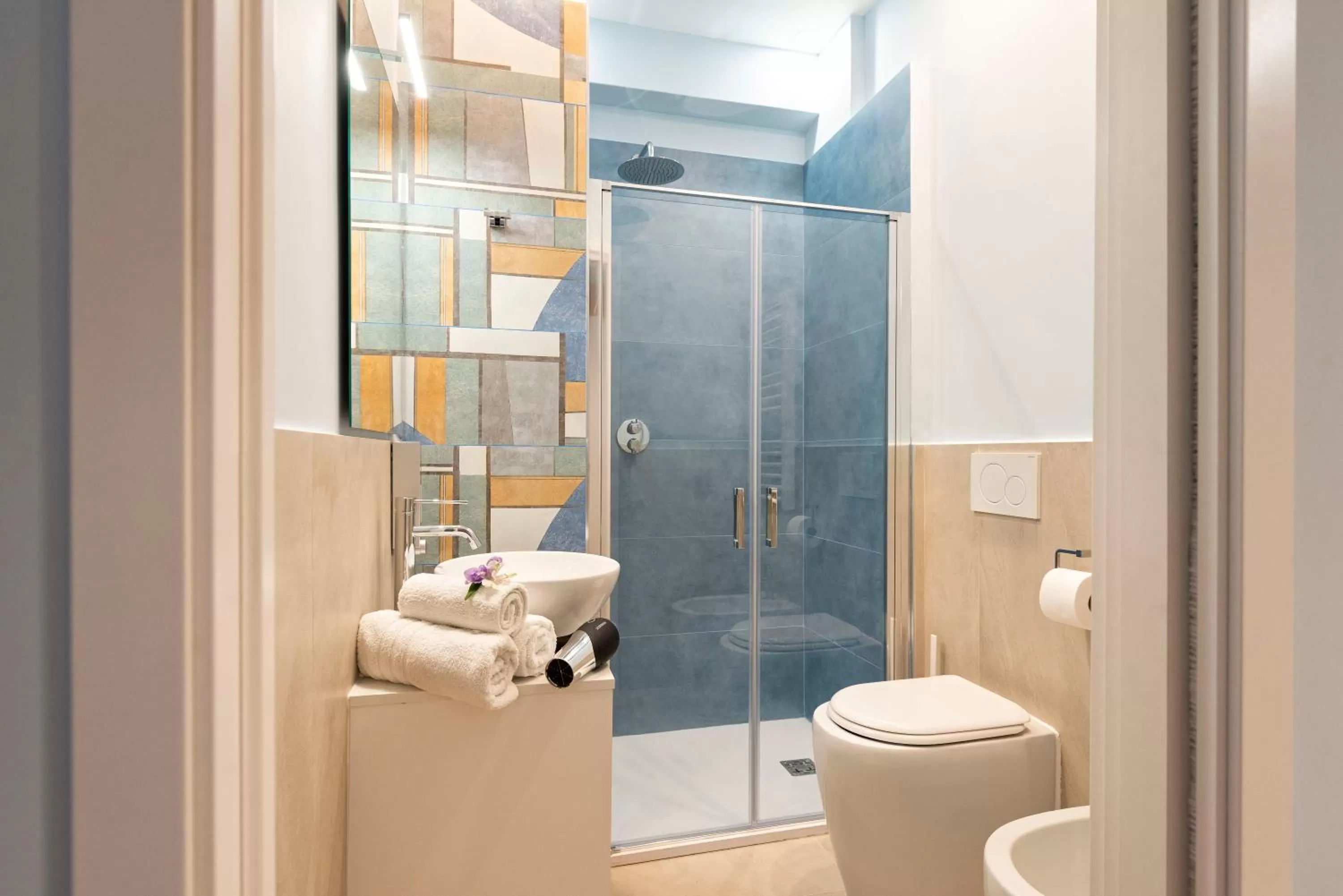 Bathroom in RomeCookSea Guest House