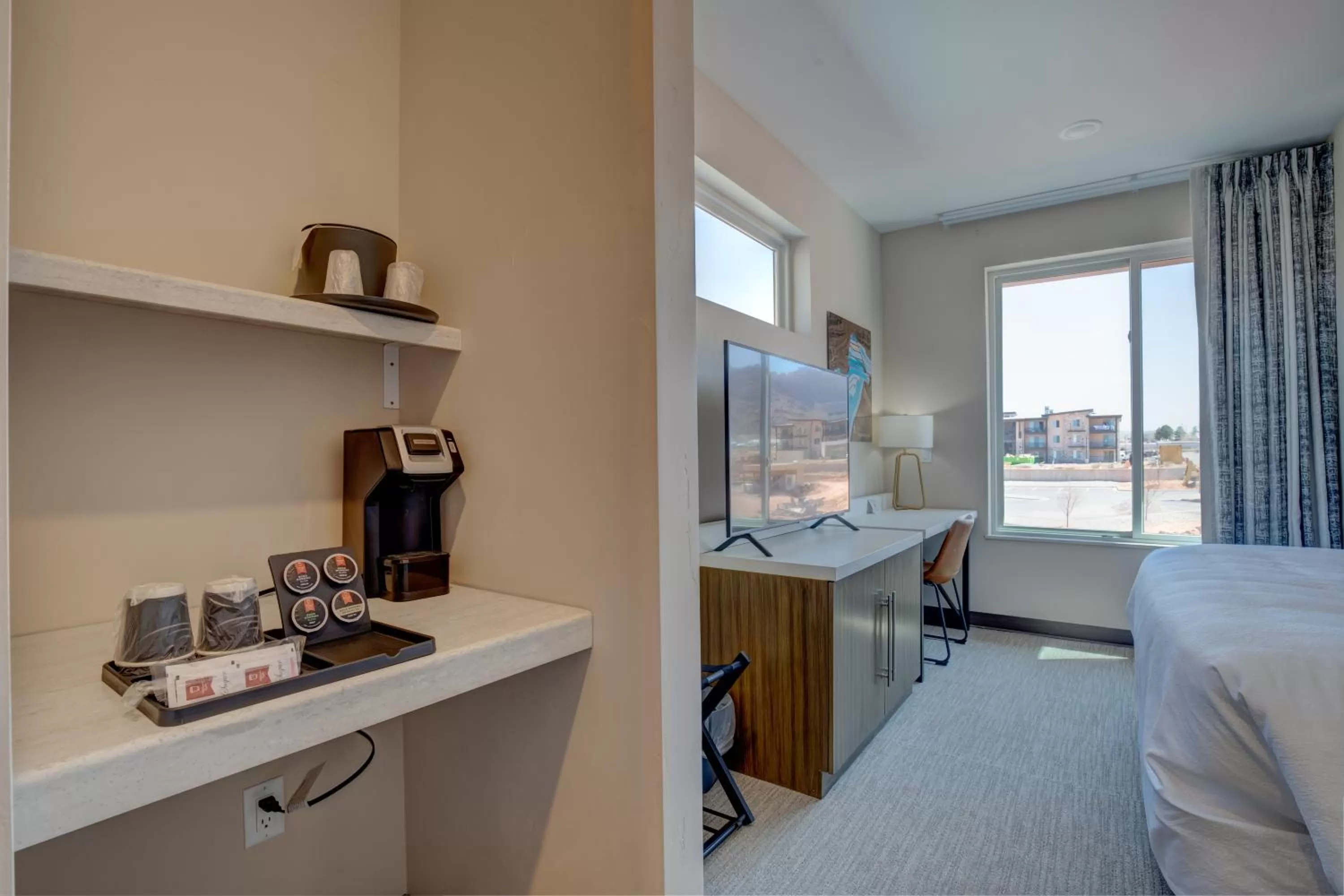 Coffee/tea facilities, Bed in Scenic View Inn & Suites Moab