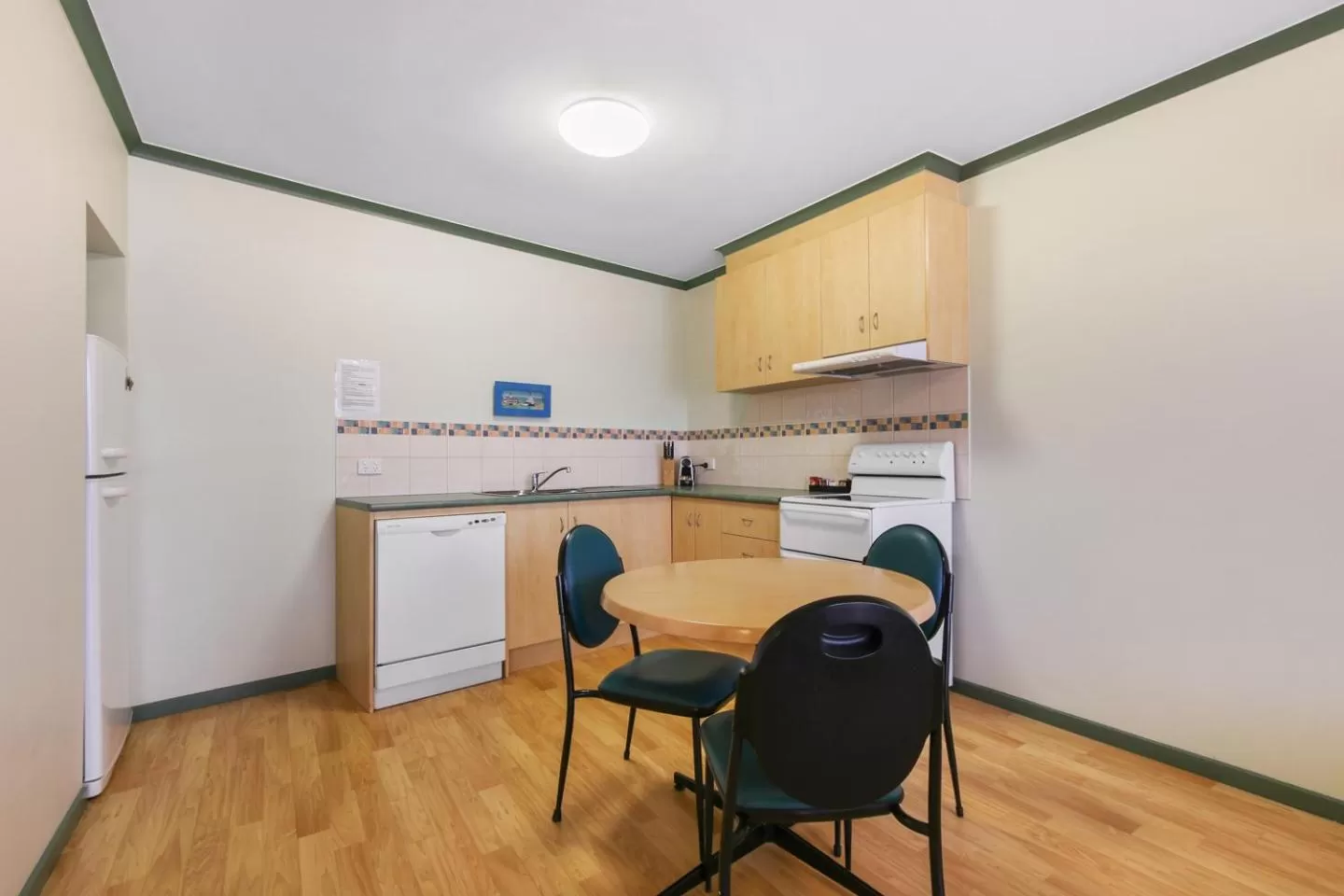 Kitchen or kitchenette in Comfort Inn & Suites Lakes Entrance