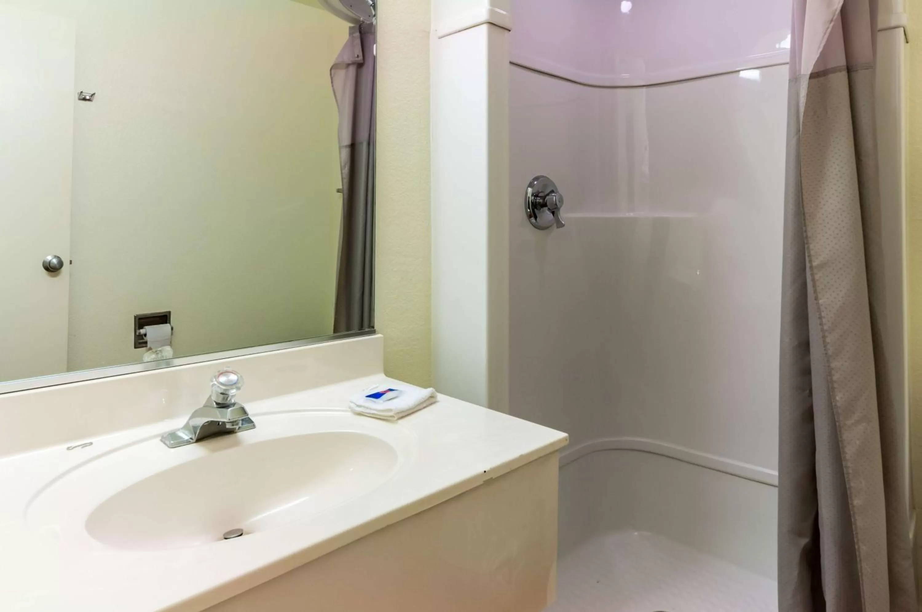 Bathroom in Motel 6-Green River, UT