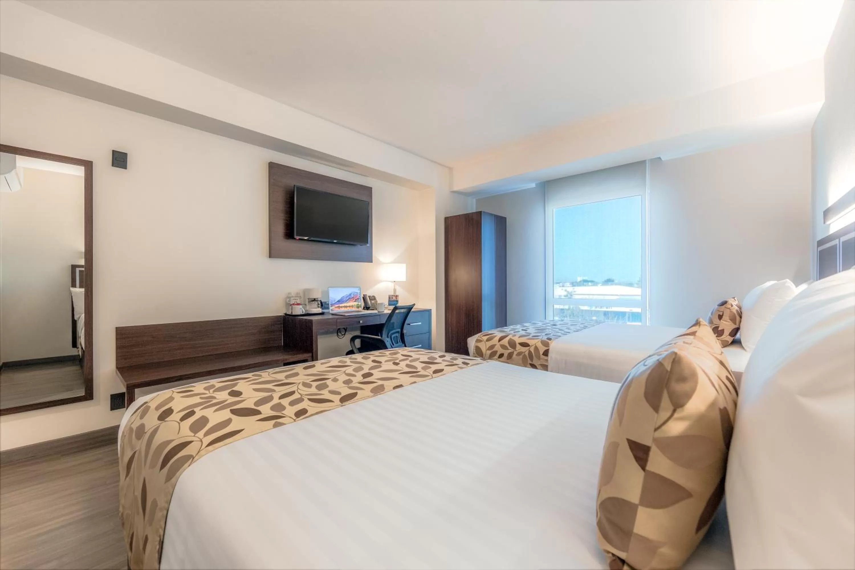 Bedroom, Bed in Sleep Inn Guadalajara Galerias