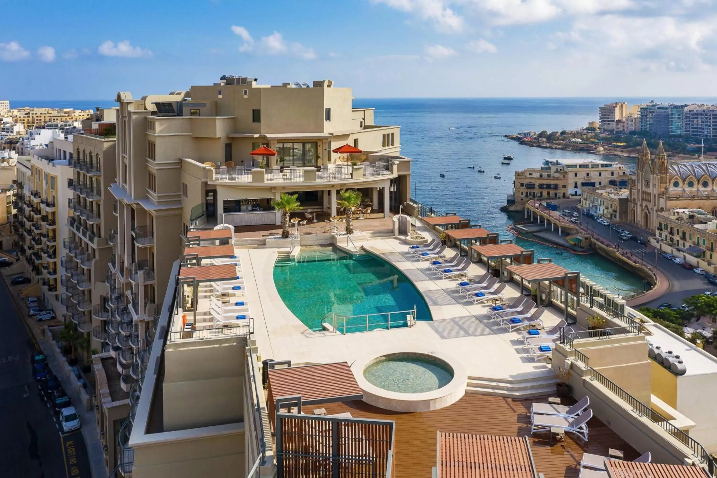 Swimming pool in Malta Marriott Resort & Spa