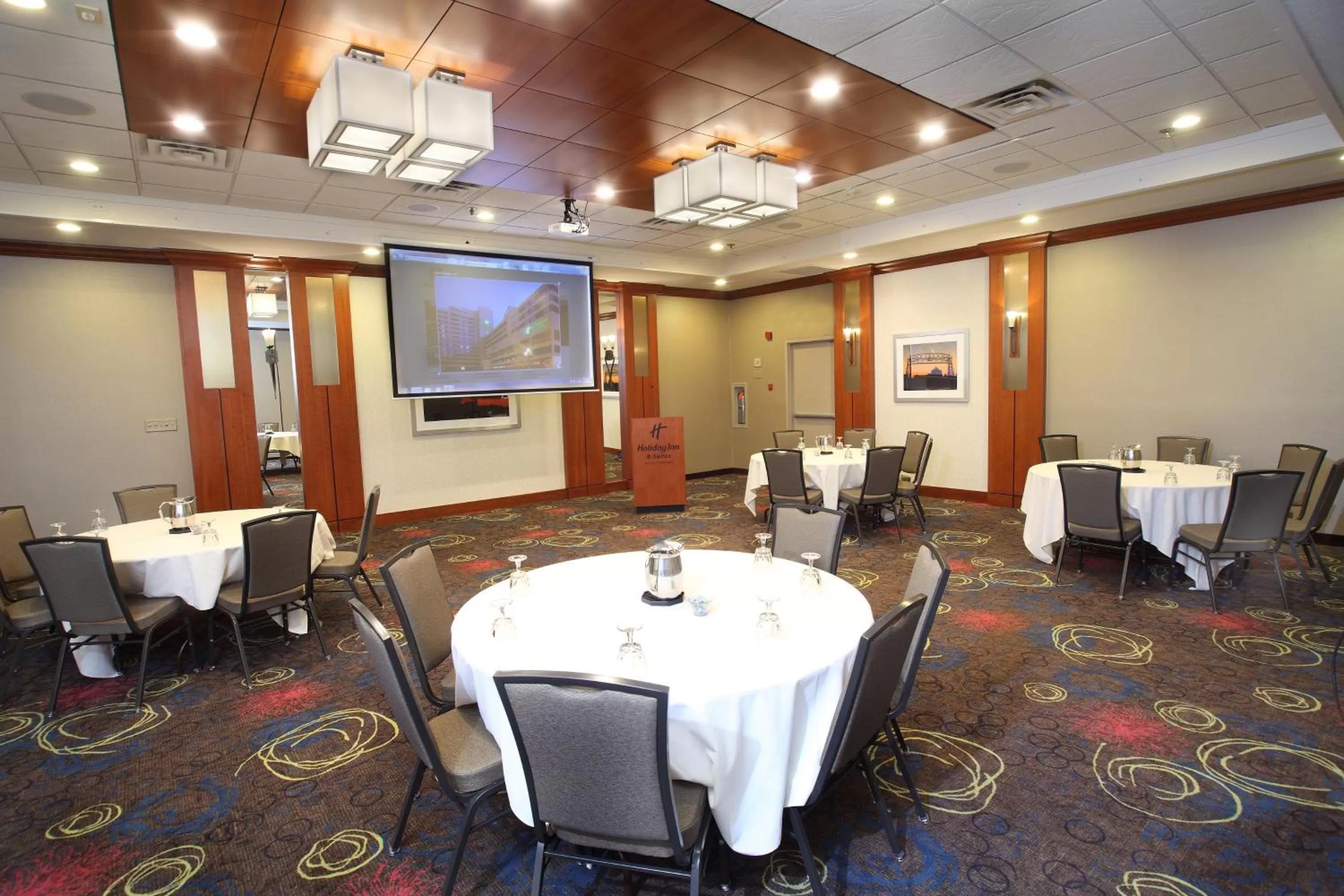 Meeting/conference room in Holiday Inn & Suites Duluth-Downtown by IHG