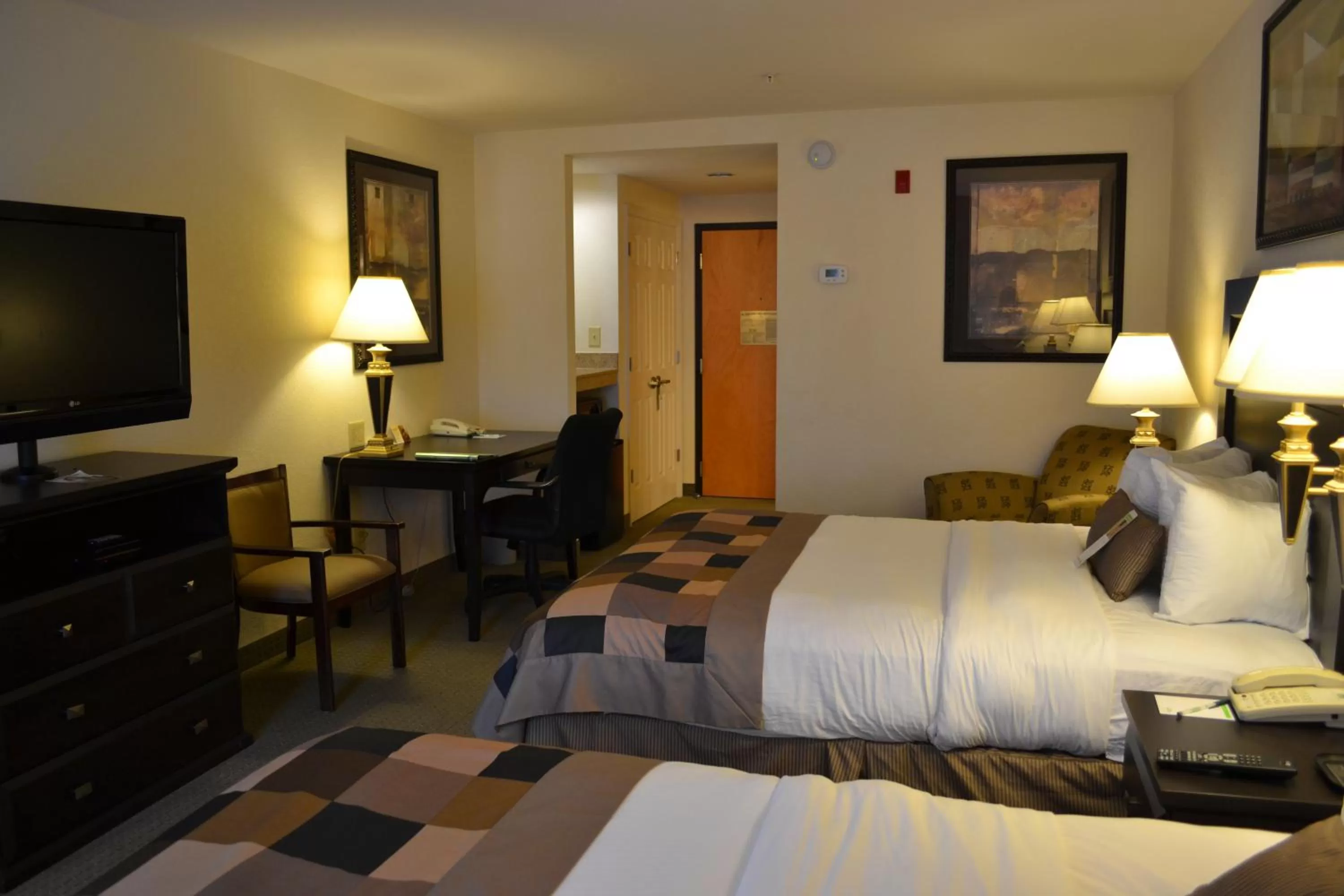 Bed in Wingate by Wyndham LaGrange