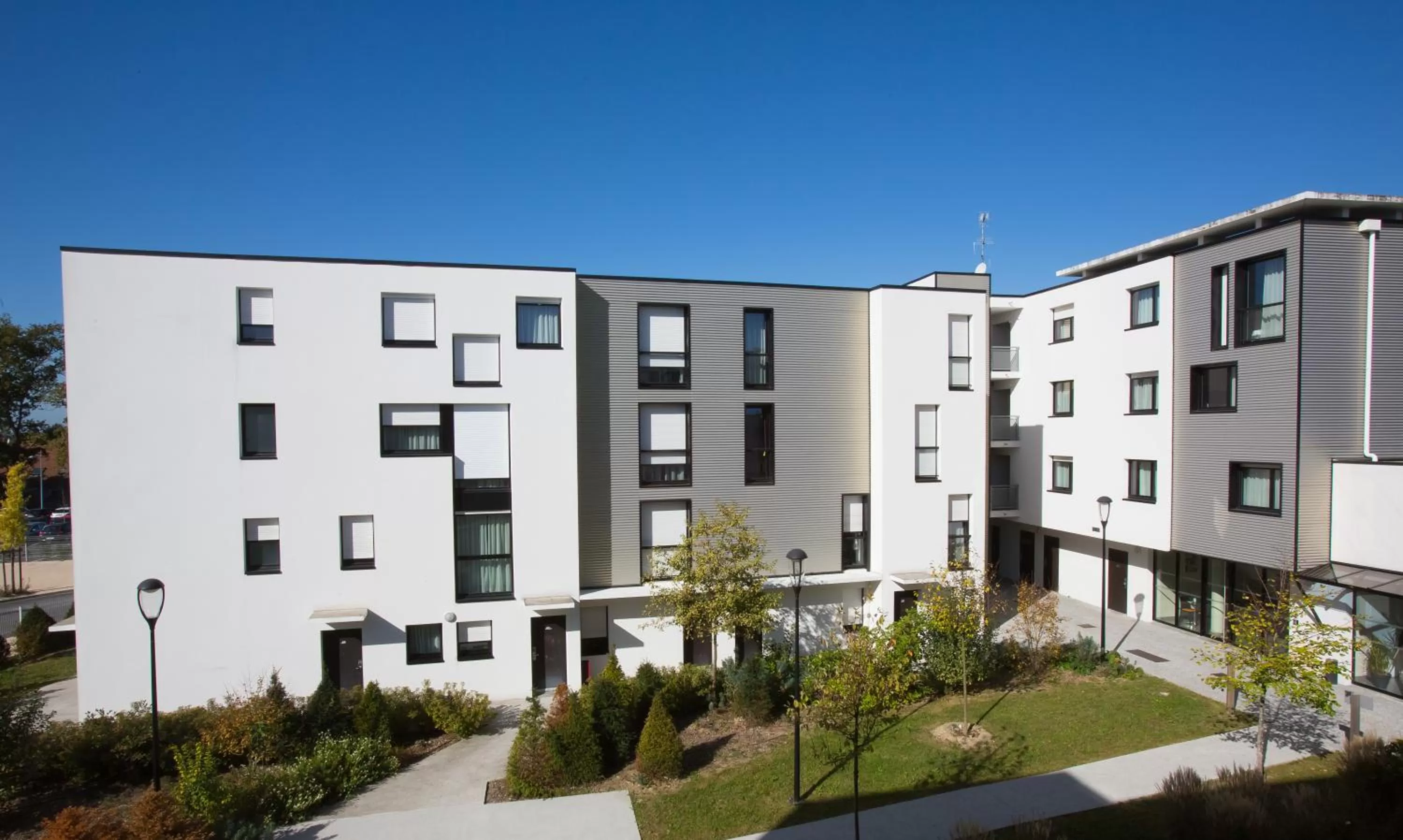 Facade/entrance in All Suites Appart Hôtel - Pau - Zénith