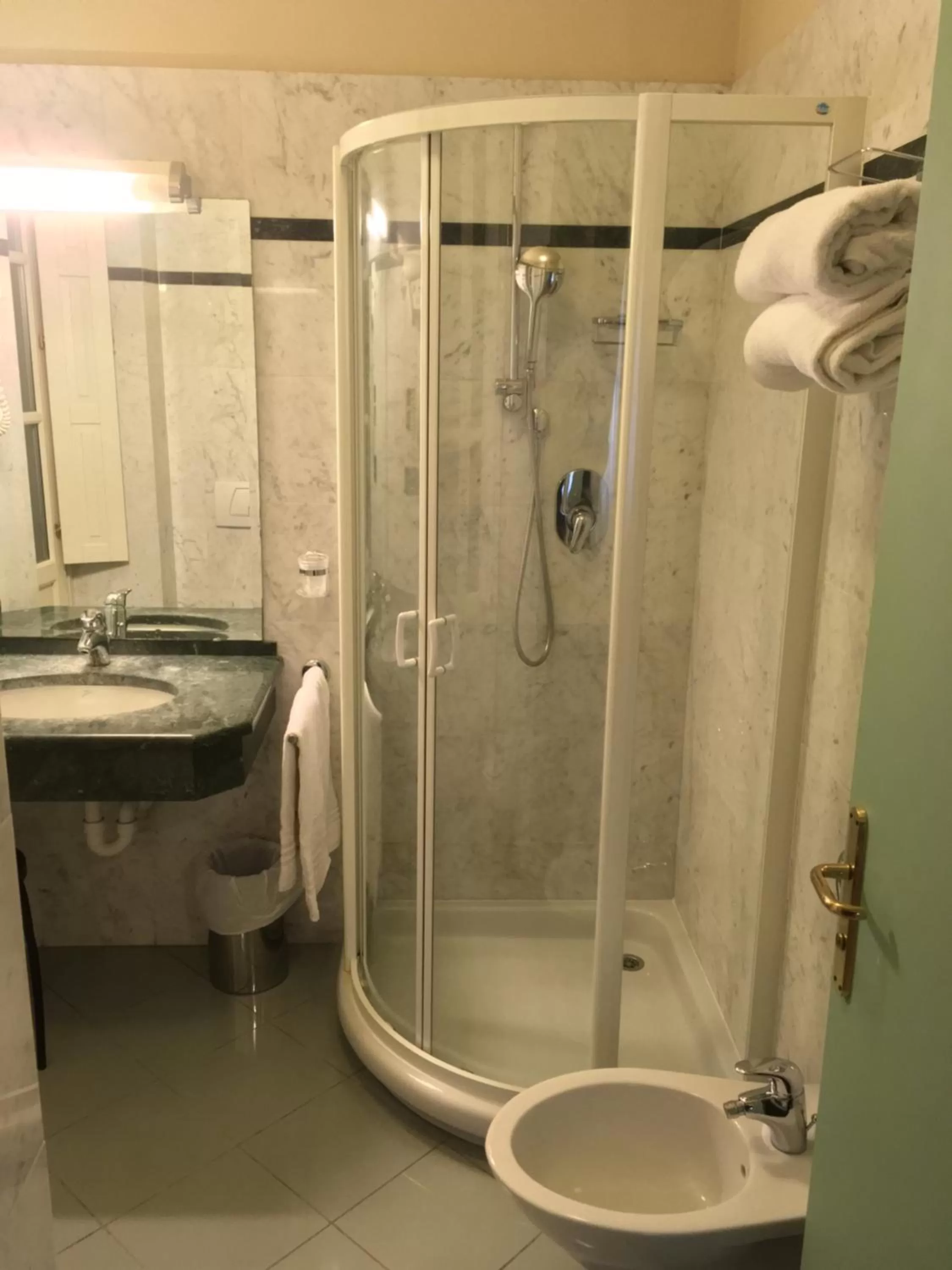 Bathroom in Albergo San Martino & Depandance