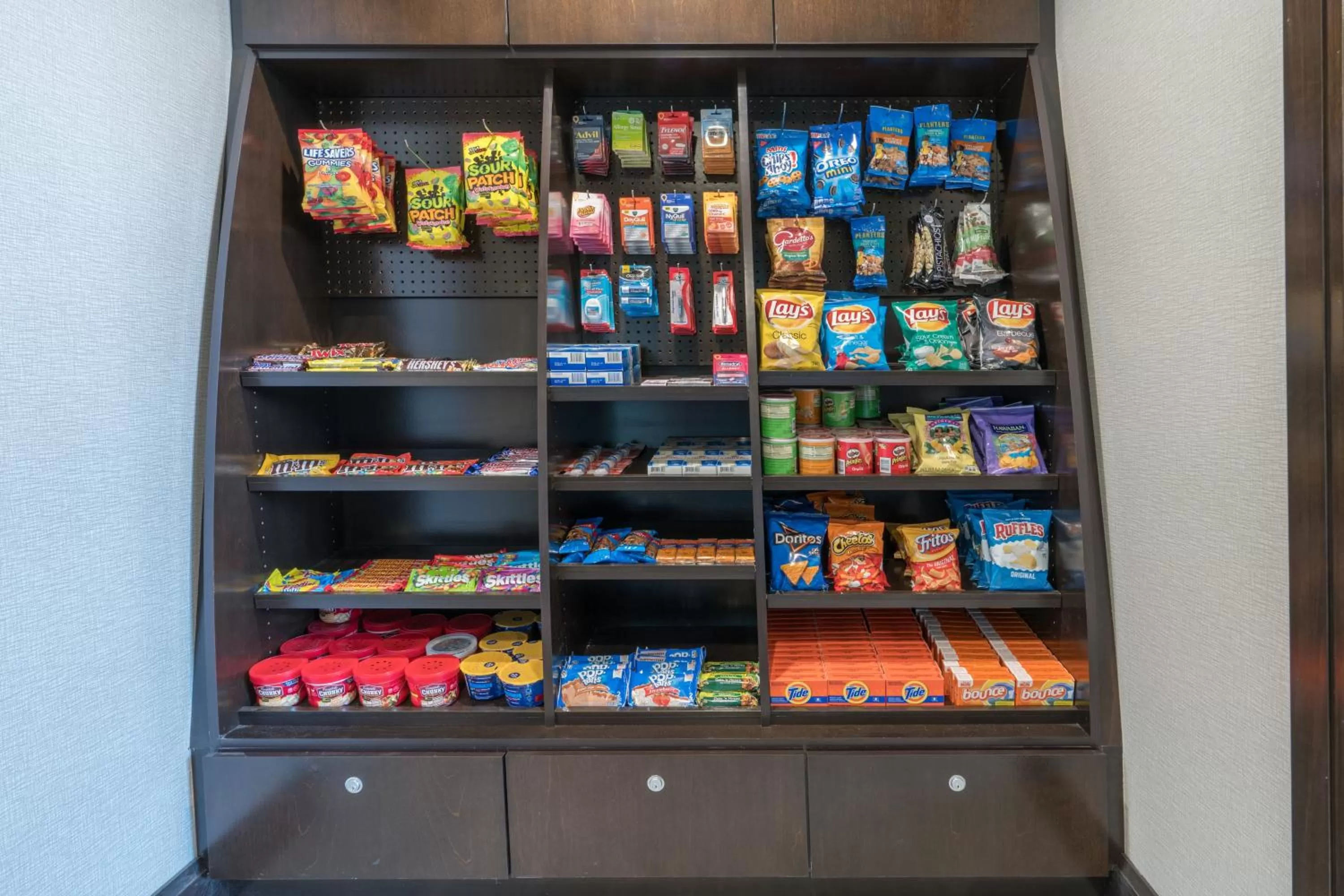 Lobby or reception in Staybridge Suites Anchorage by IHG