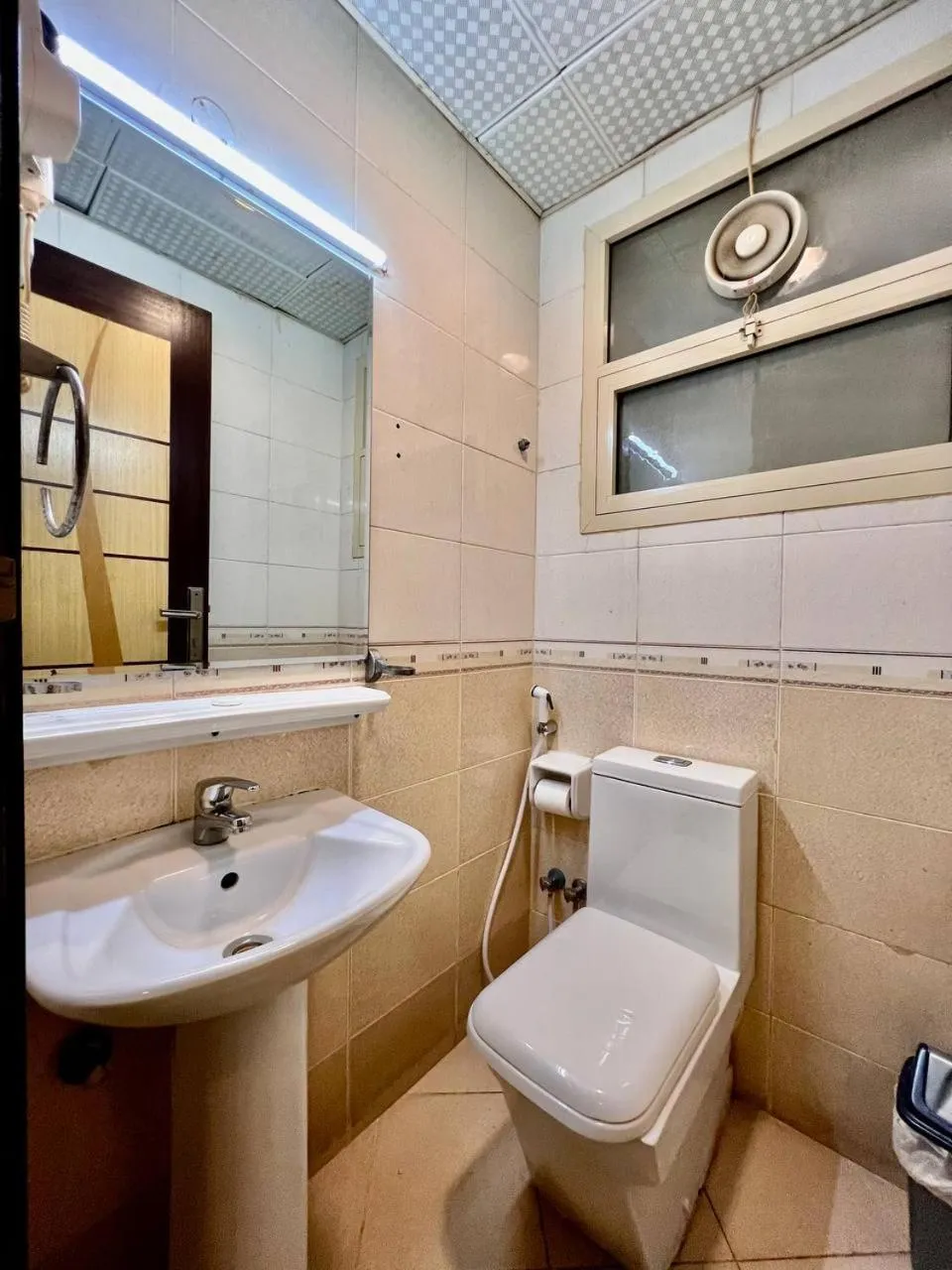 Toilet in Dream Palace Hotel